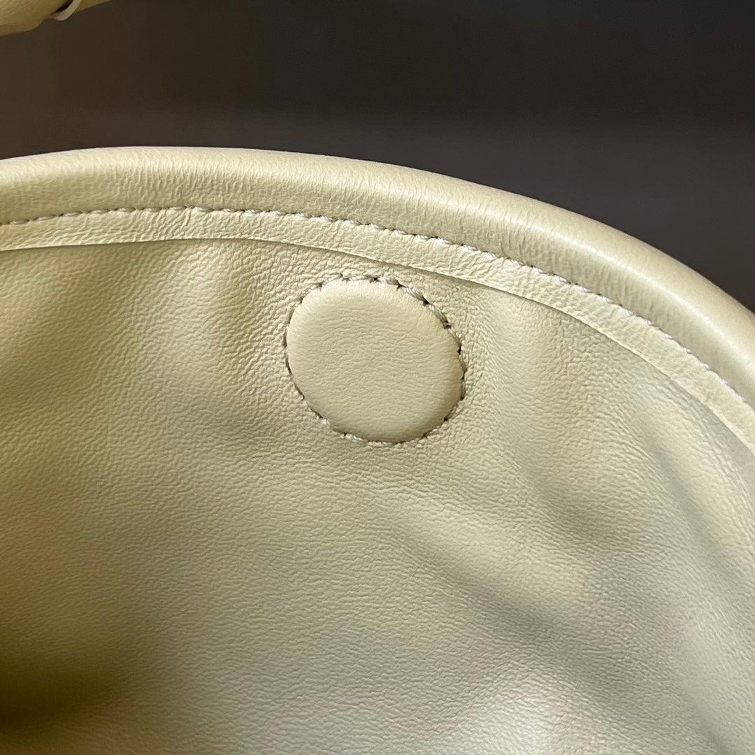 Small Hop Woven Leather Bag