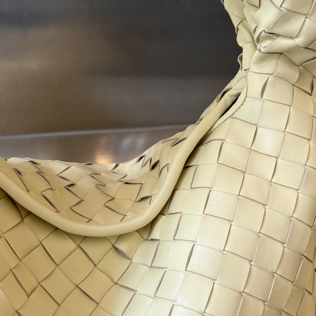 Small Hop Woven Leather Bag