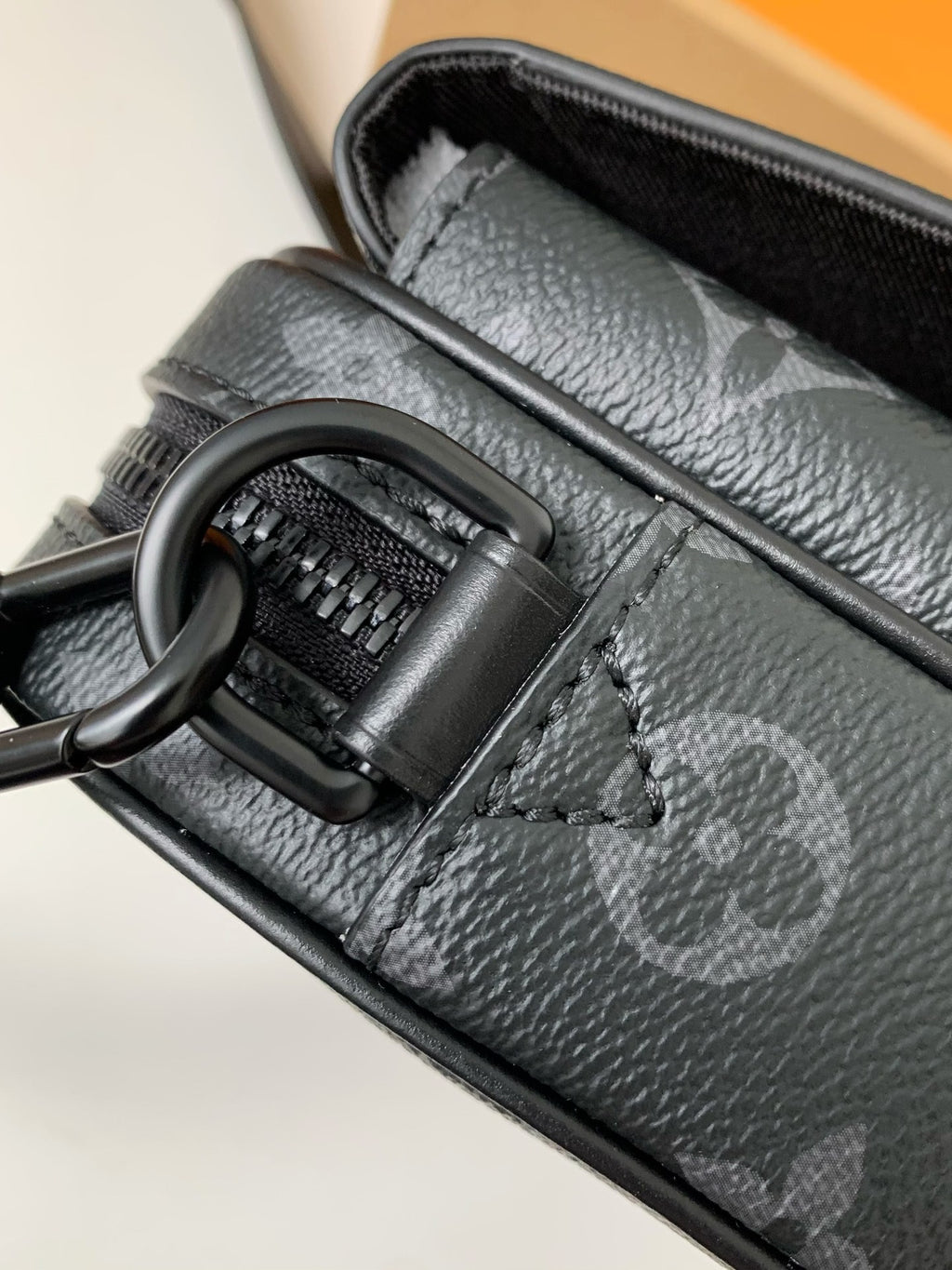 Steamer Messenger Bag