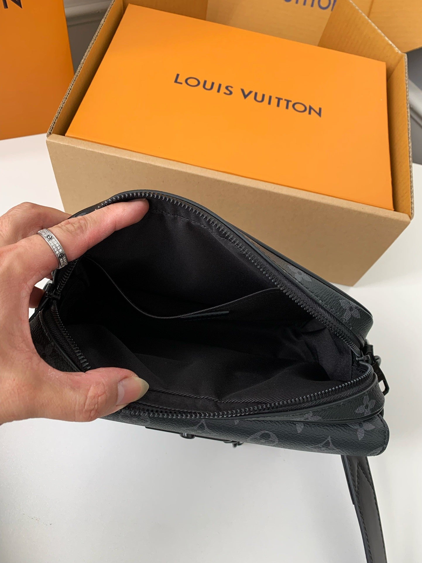 Steamer Messenger Bag