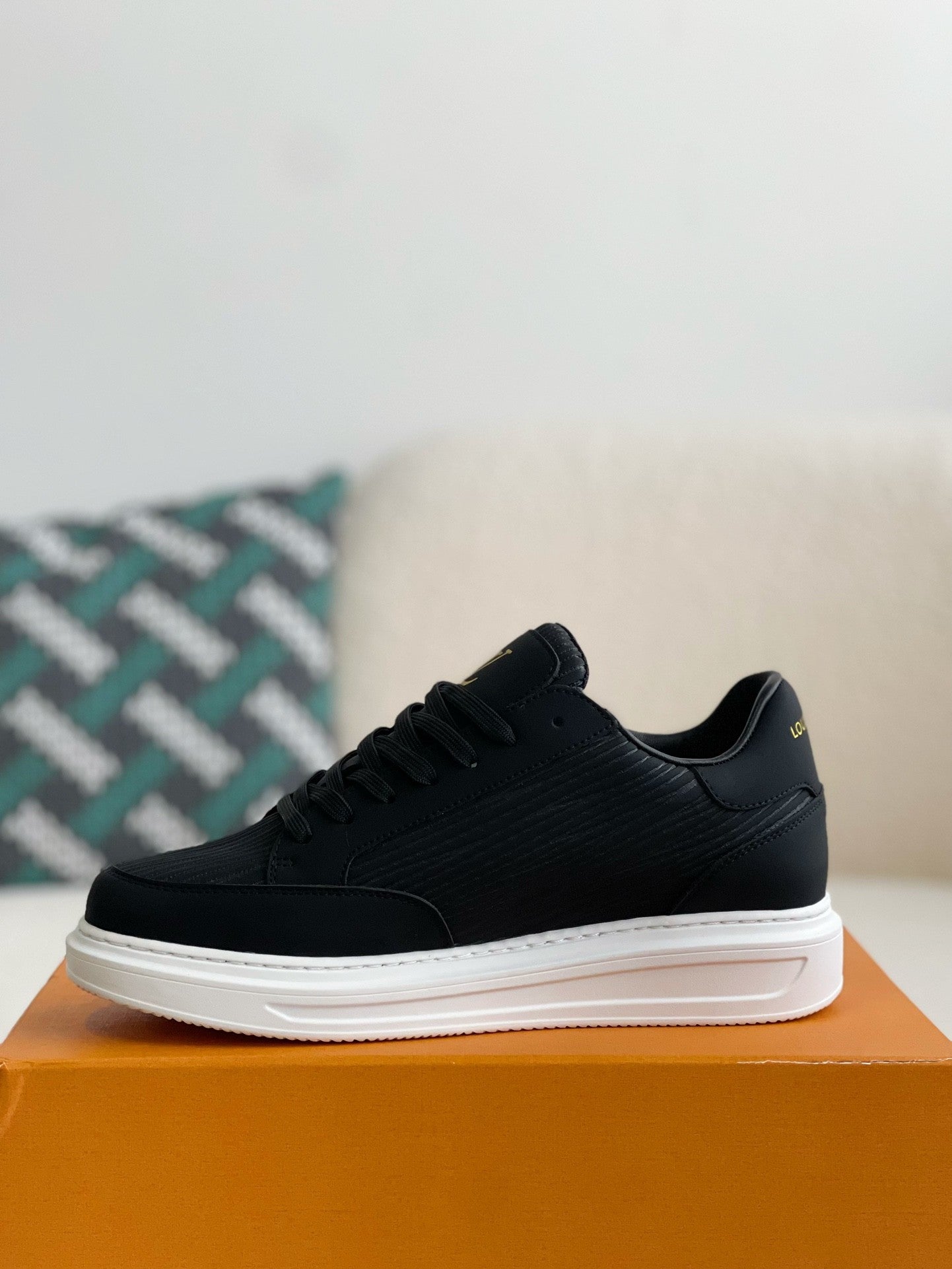 Beverly Hills Sneaker