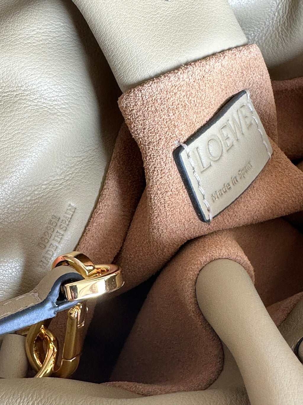 Flamenco Drawstring Shoulder Bag