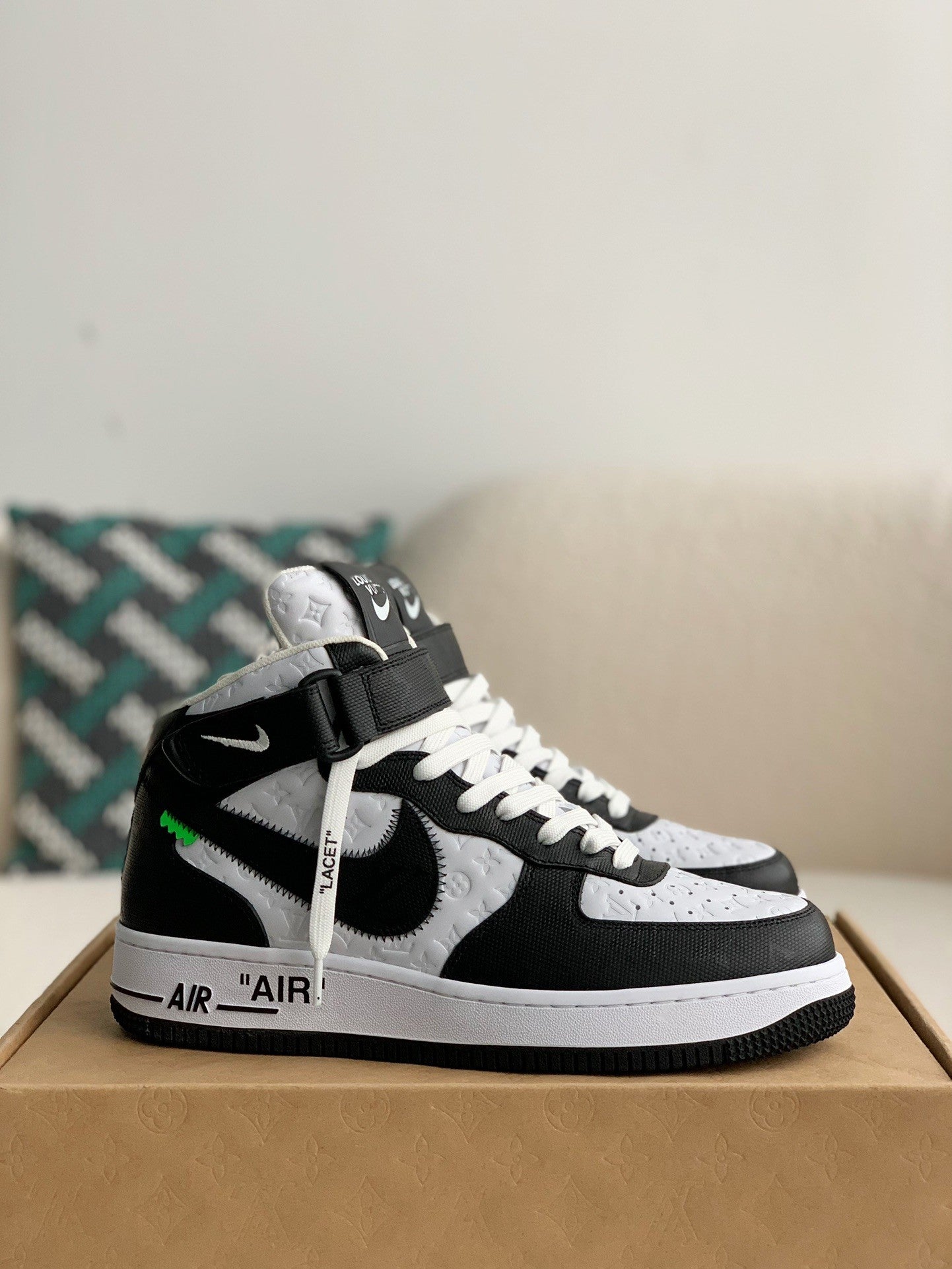 Trainer x Air High Sneaker