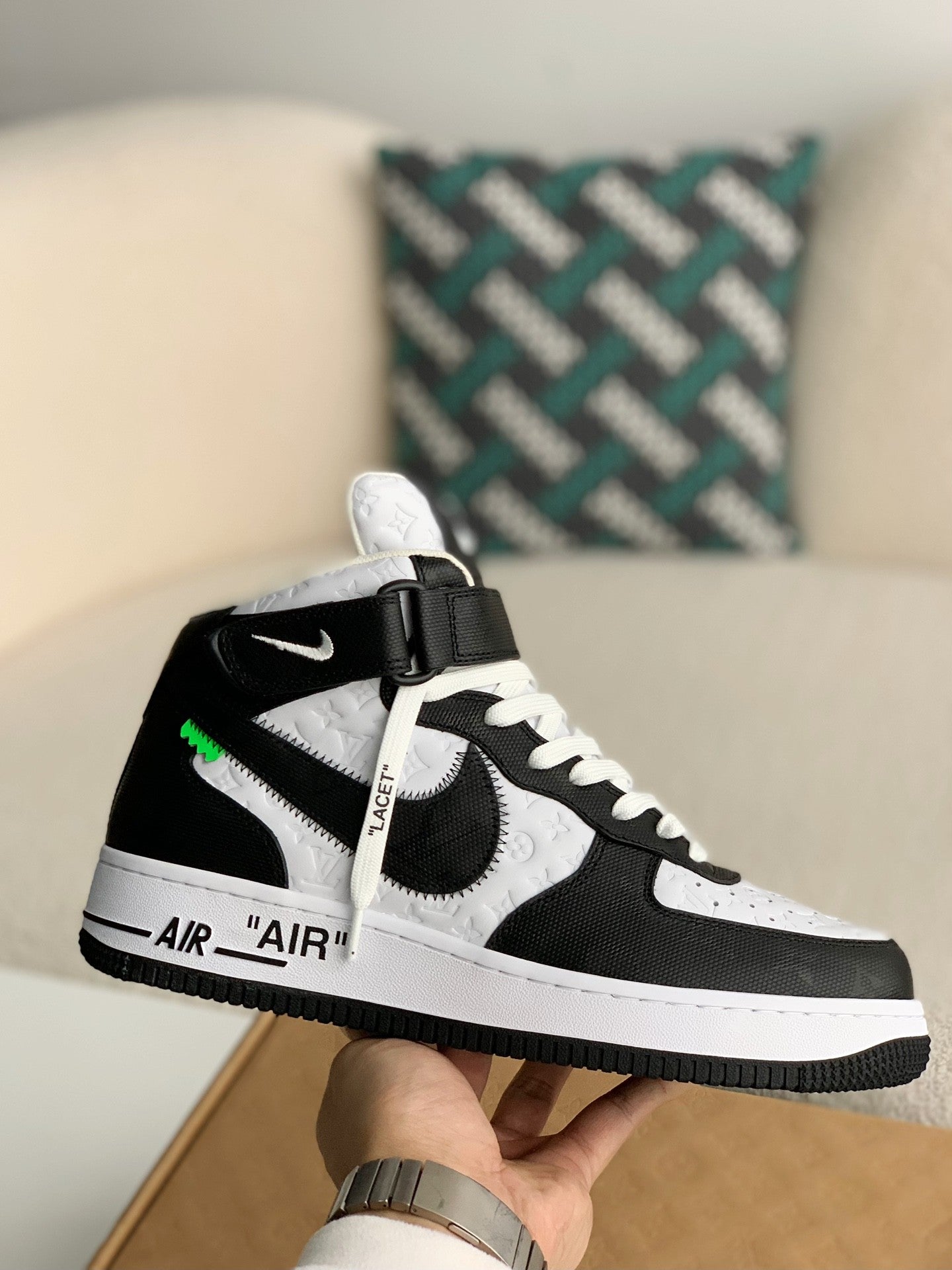 Trainer x Air High Sneaker