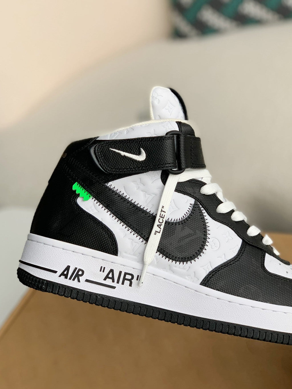 Trainer x Air High Sneaker