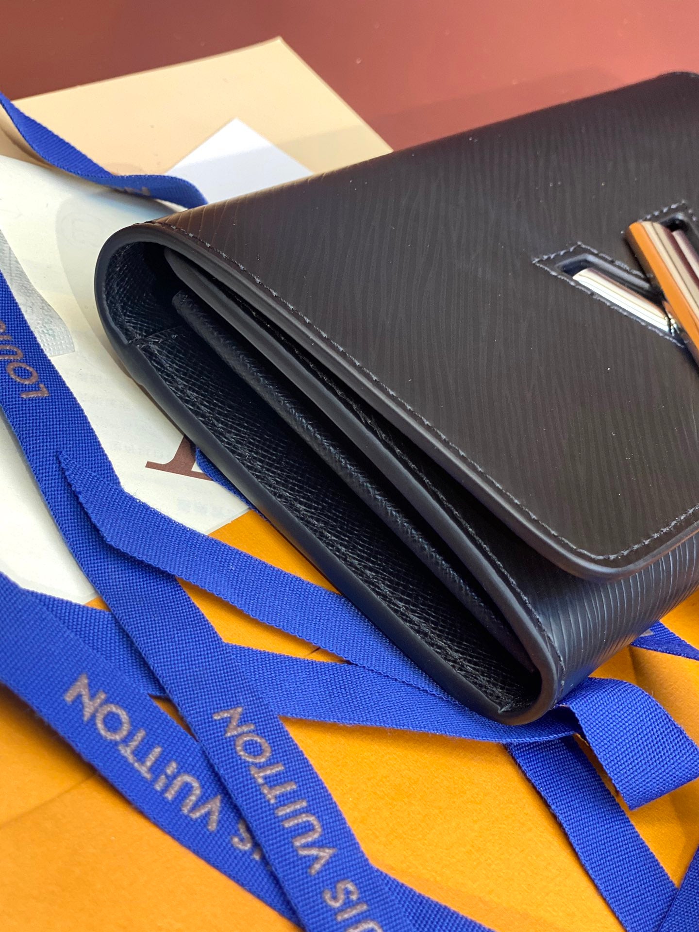 Twist Wallet – Epi Leather (Black)