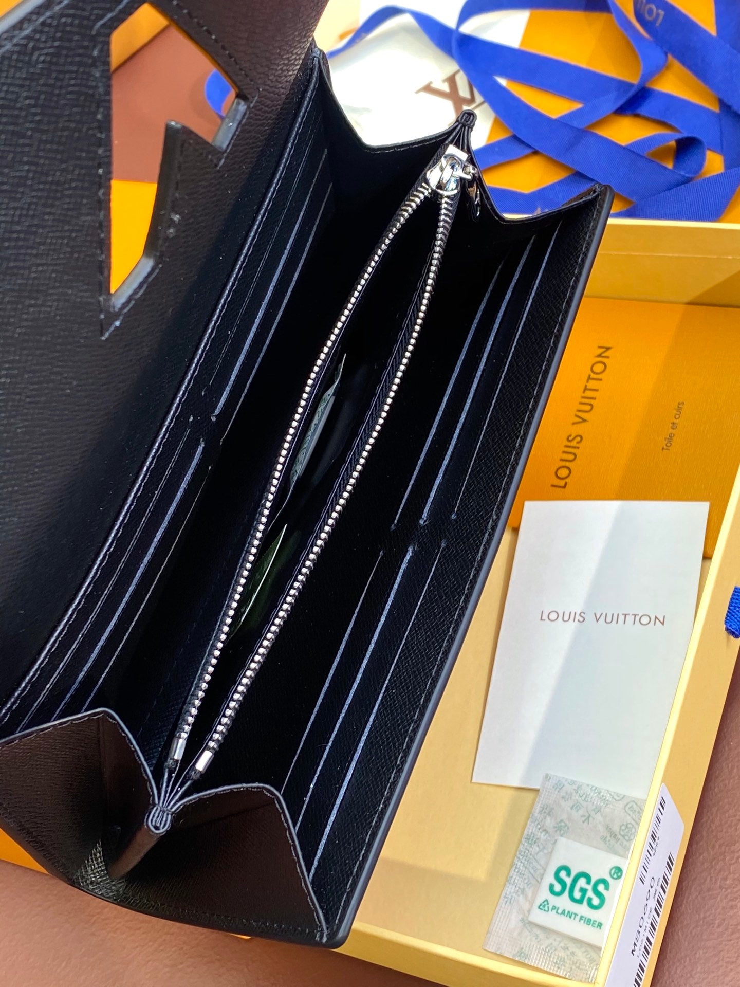 Twist Wallet – Epi Leather (Black)