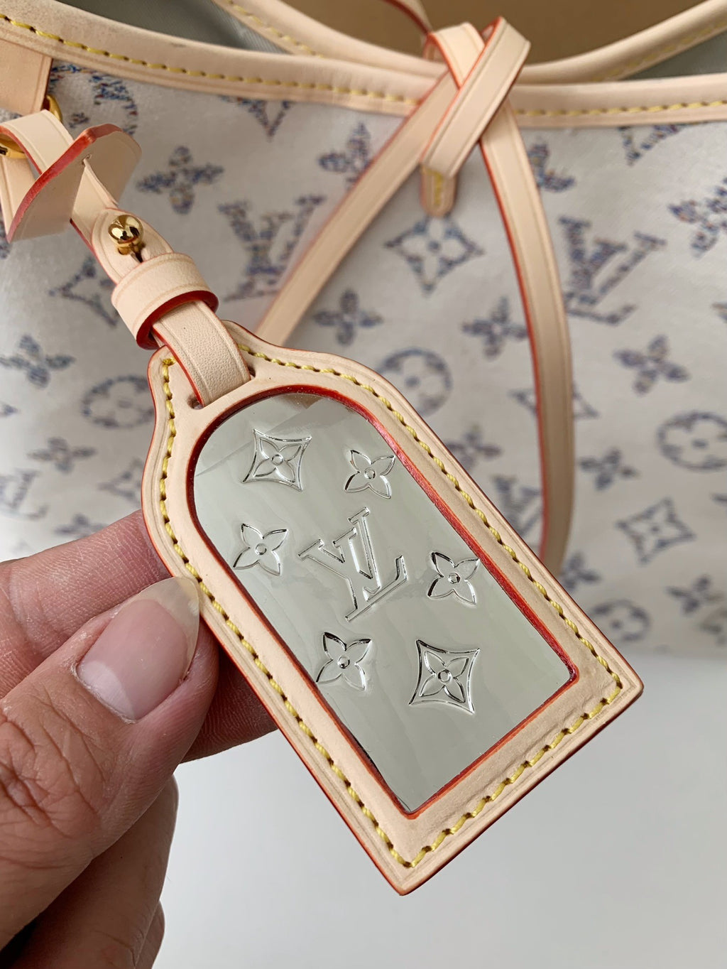 Style Carryall Small Handbag