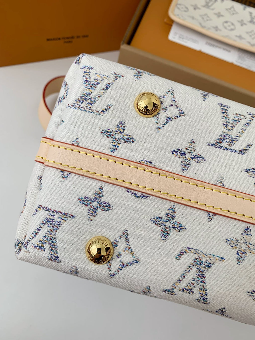 Style Carryall Small Handbag