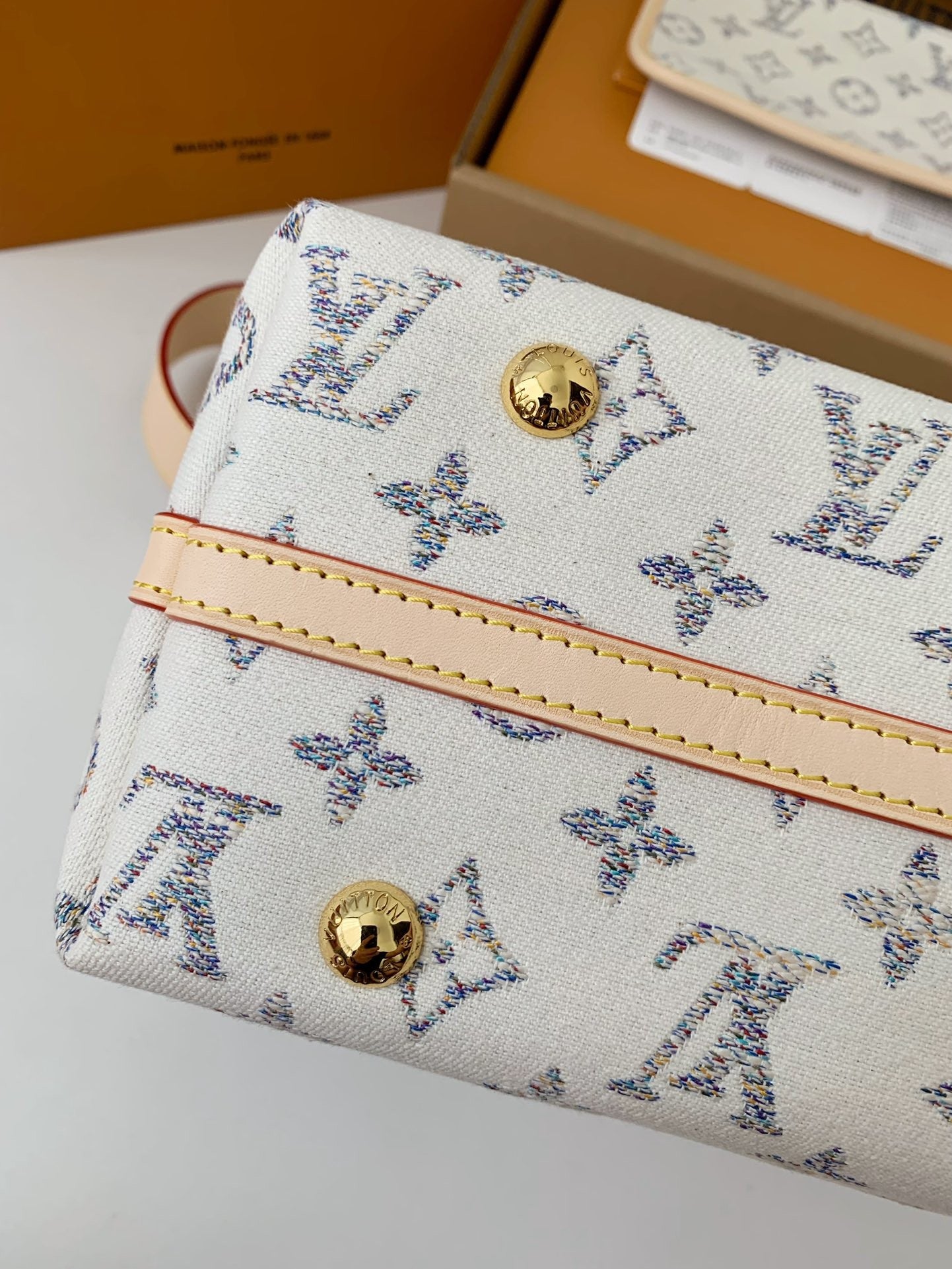 Style Carryall Small Handbag