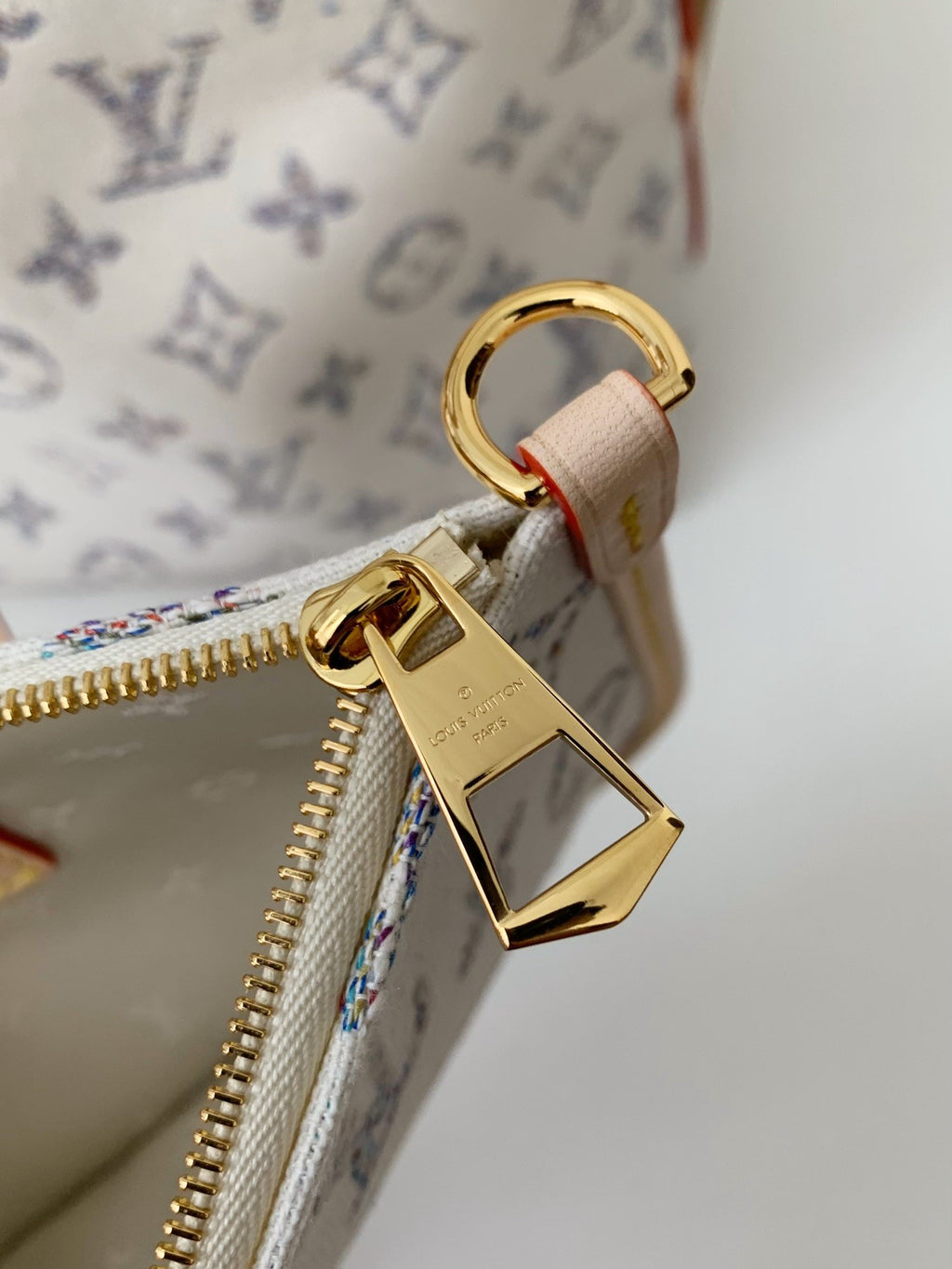 Style Carryall Small Handbag