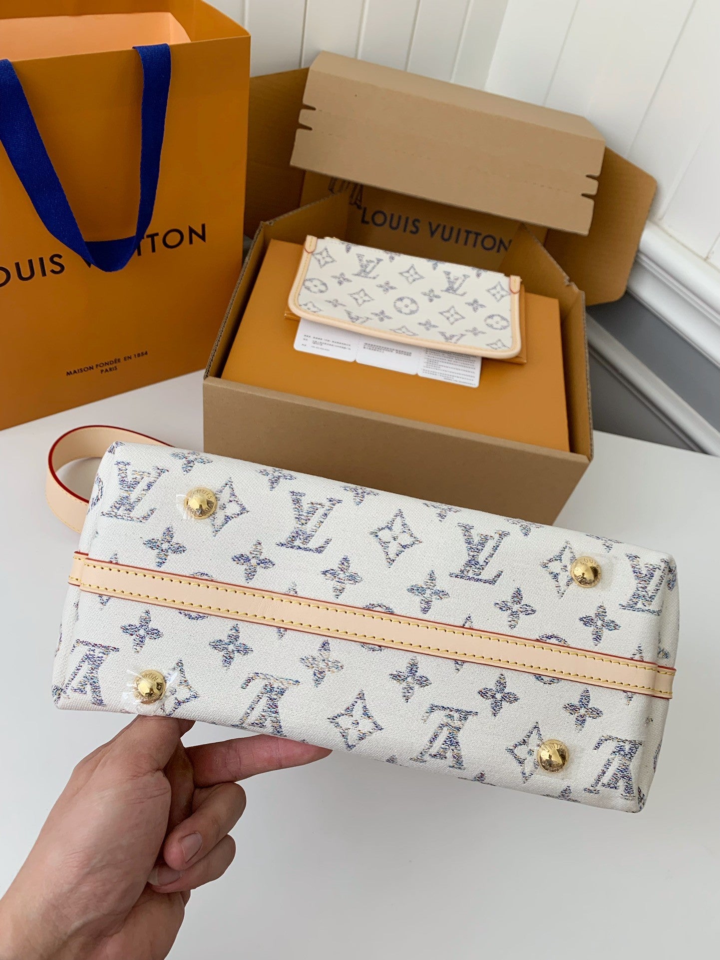 Style Carryall Small Handbag