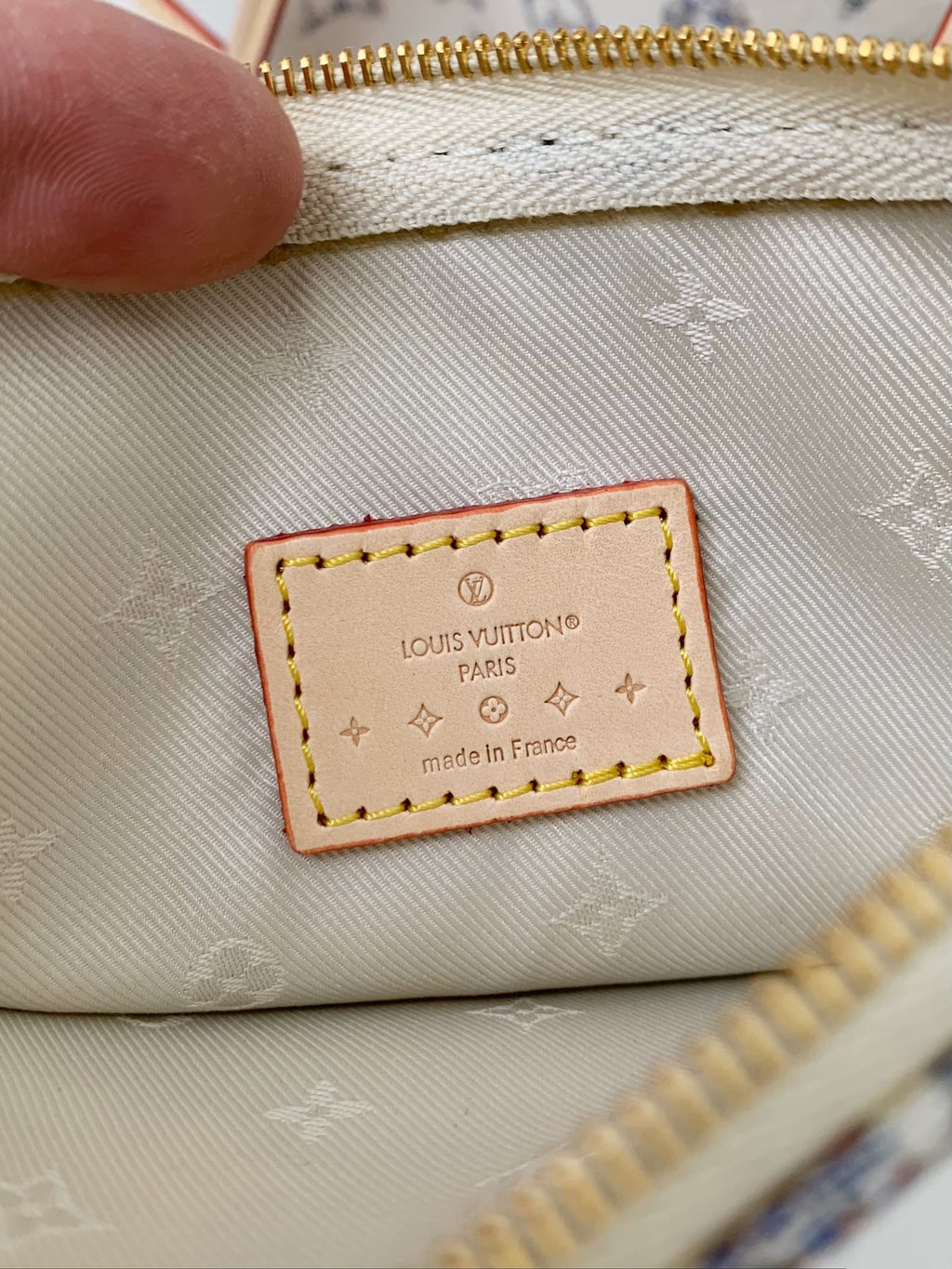 Style Carryall Small Handbag