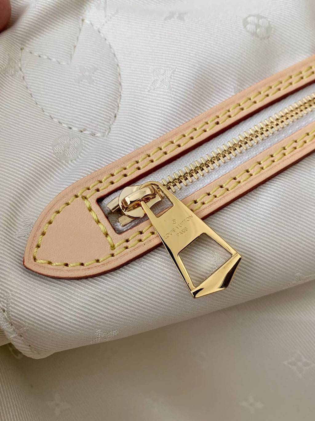 Neverfull Medium Handbag