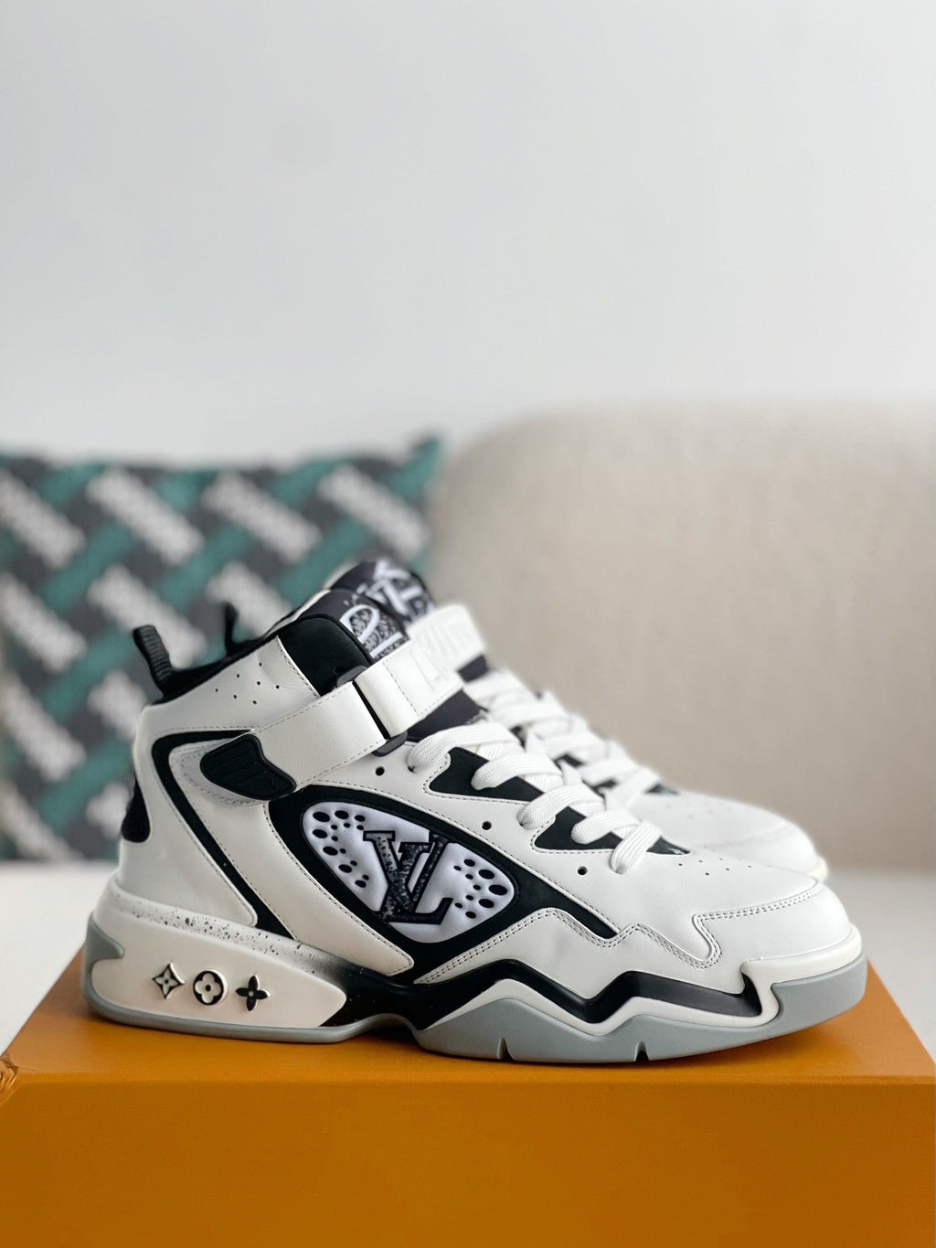 Trainer Adjustable Mode Paste Sports Casual Shoes