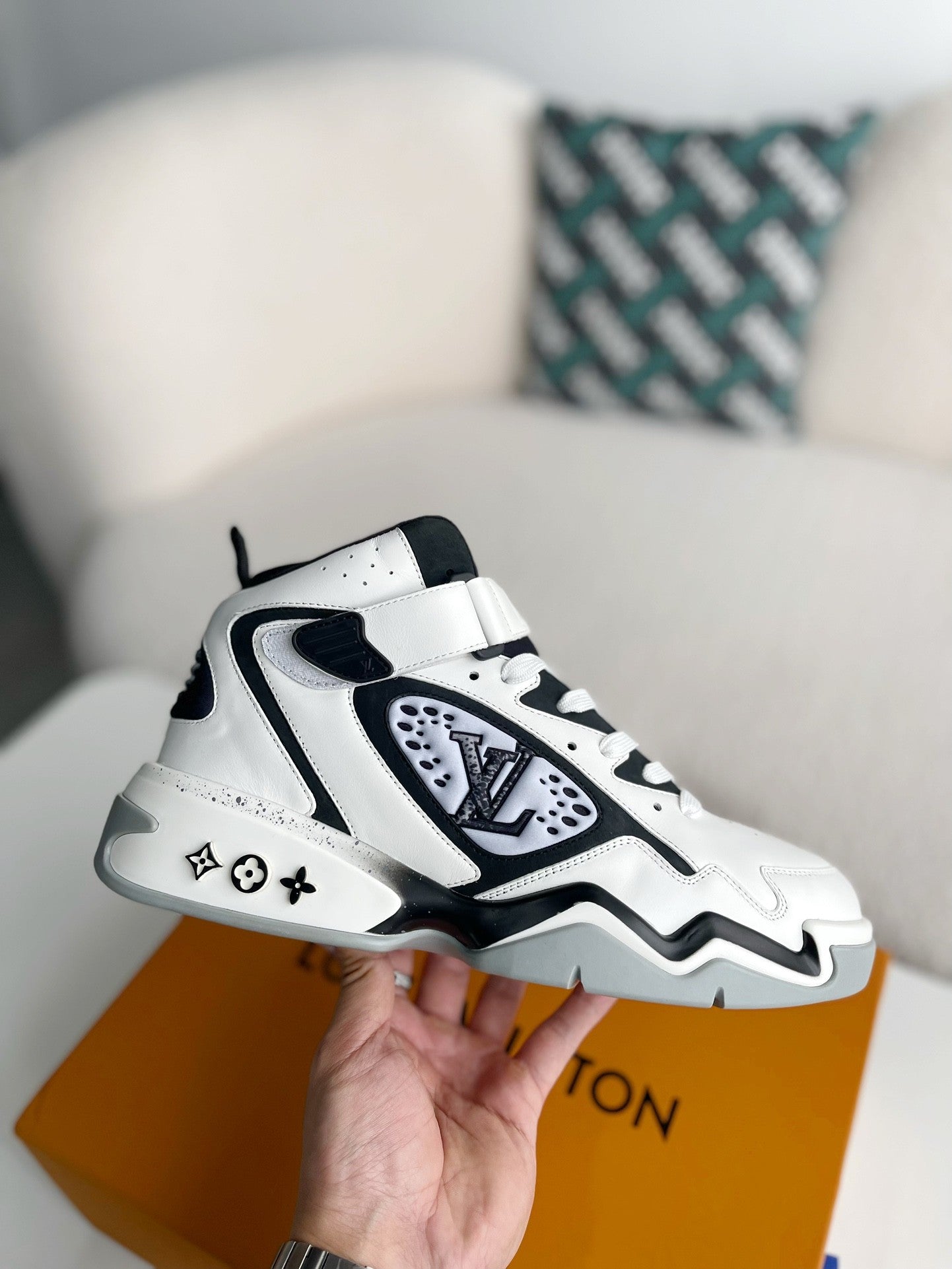 Trainer Adjustable Mode Paste Sports Casual Shoes