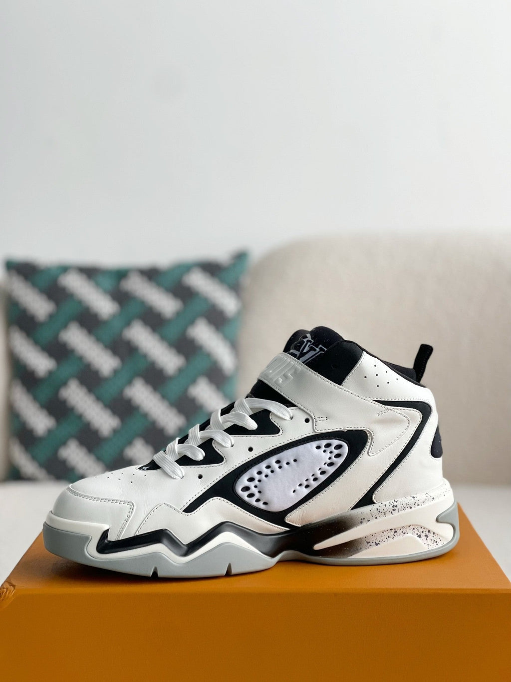 Trainer Adjustable Mode Paste Sports Casual Shoes