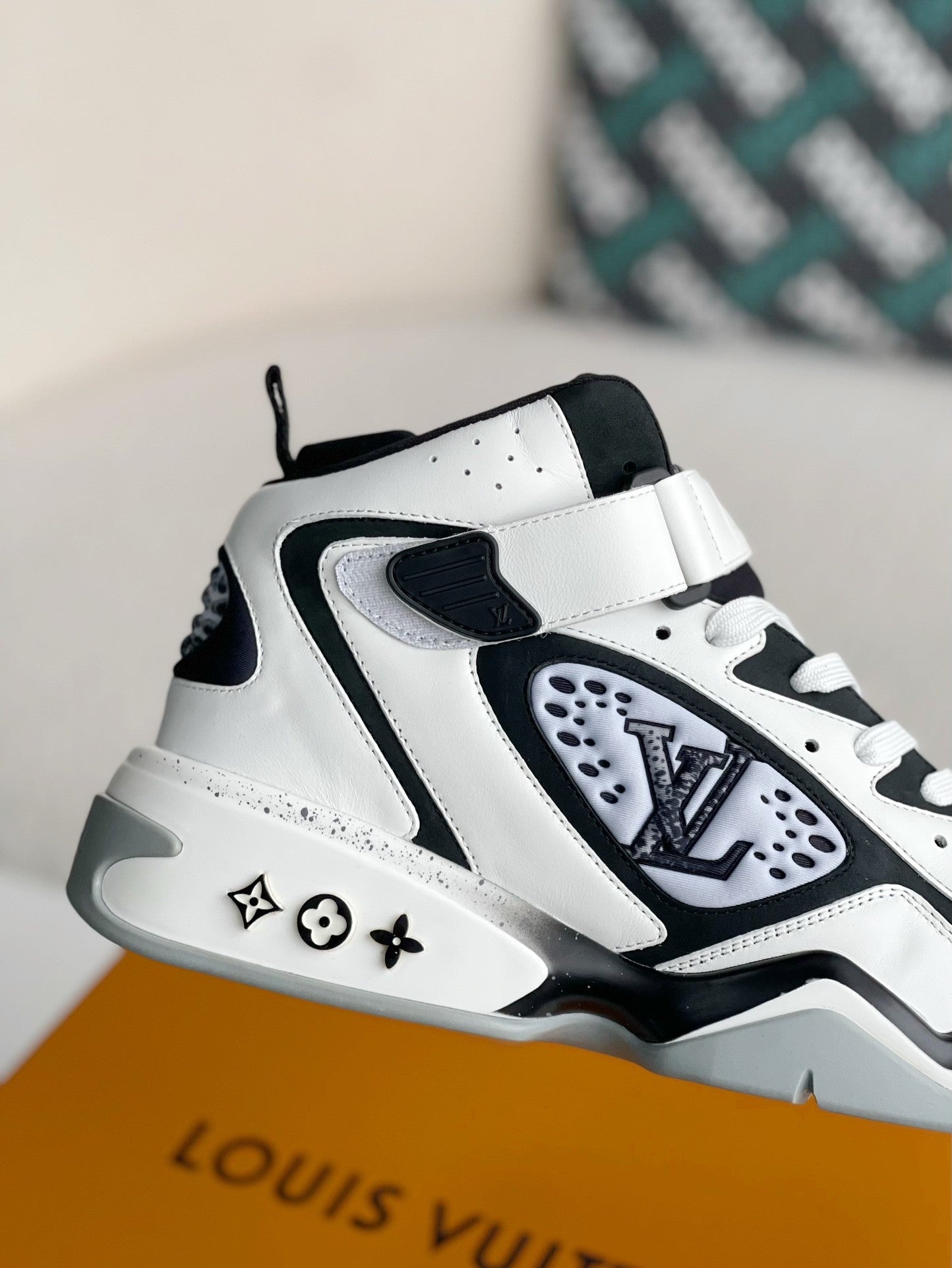 Trainer Adjustable Mode Paste Sports Casual Shoes