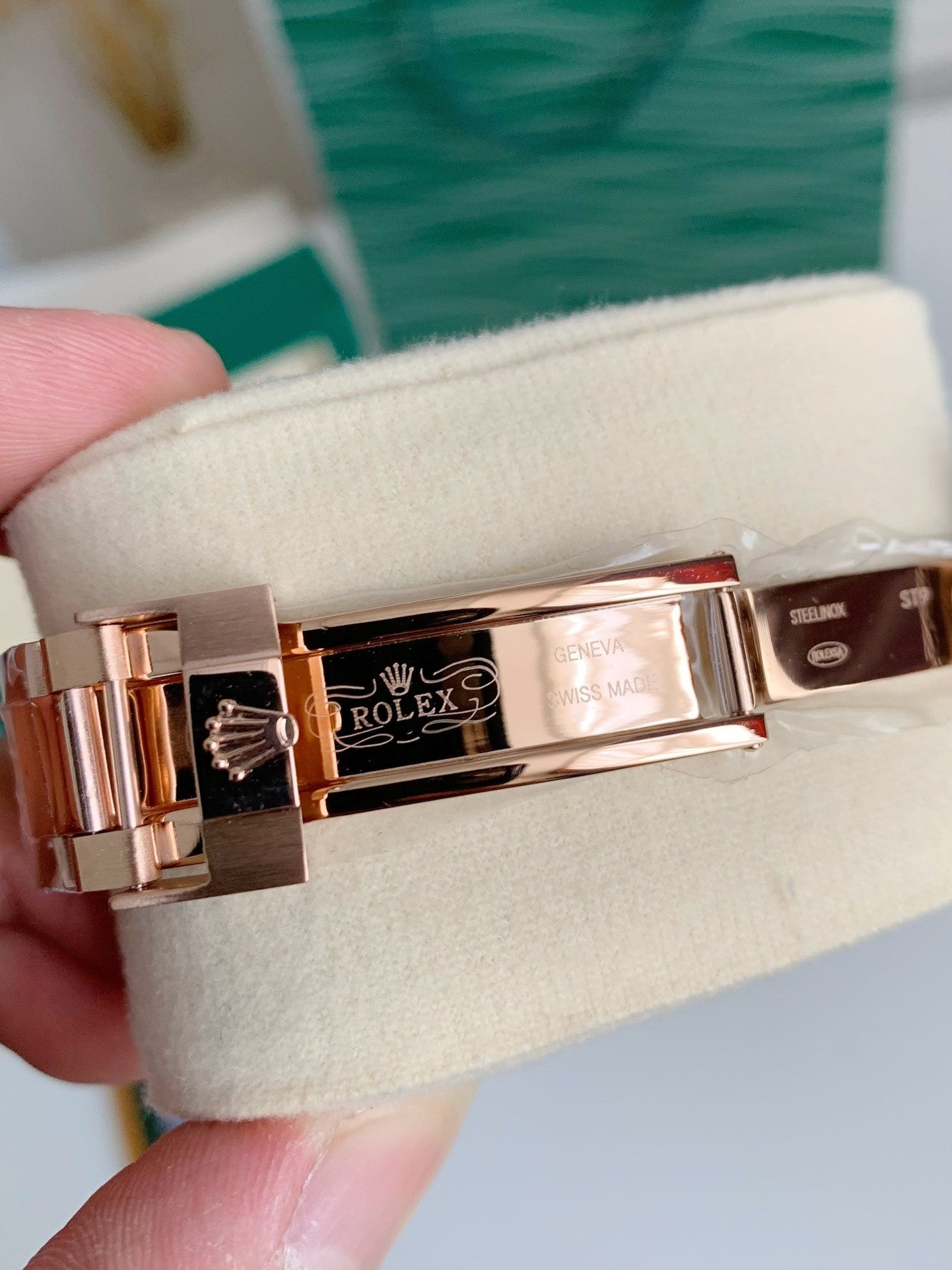 Cosmograph Daytona Rainbow Watch, 40mm