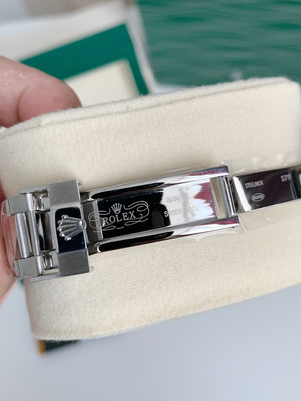 Cosmograph Daytona Rainbow Watch, 40mm