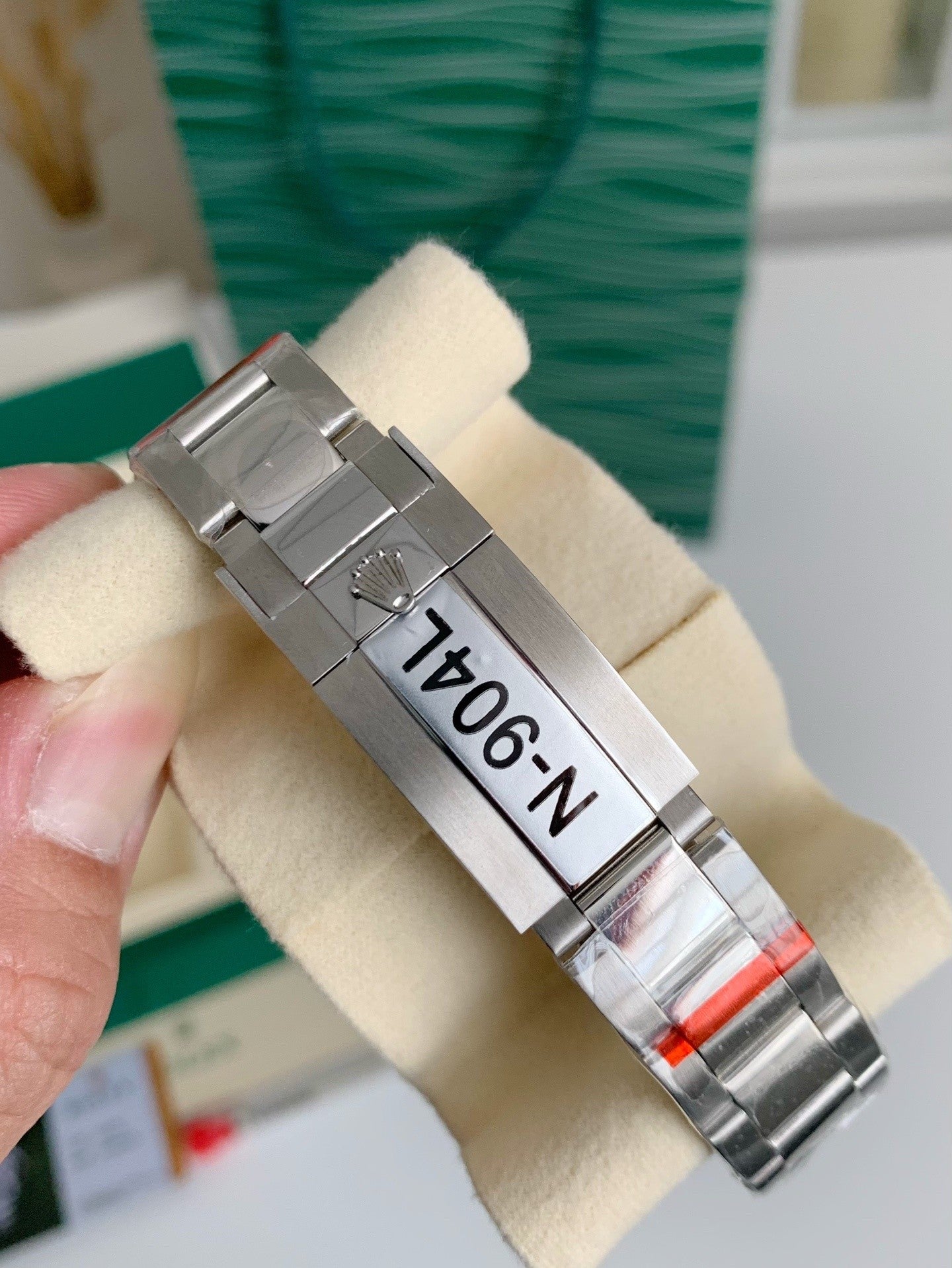 Cosmograph Daytona Rainbow Watch, 40mm