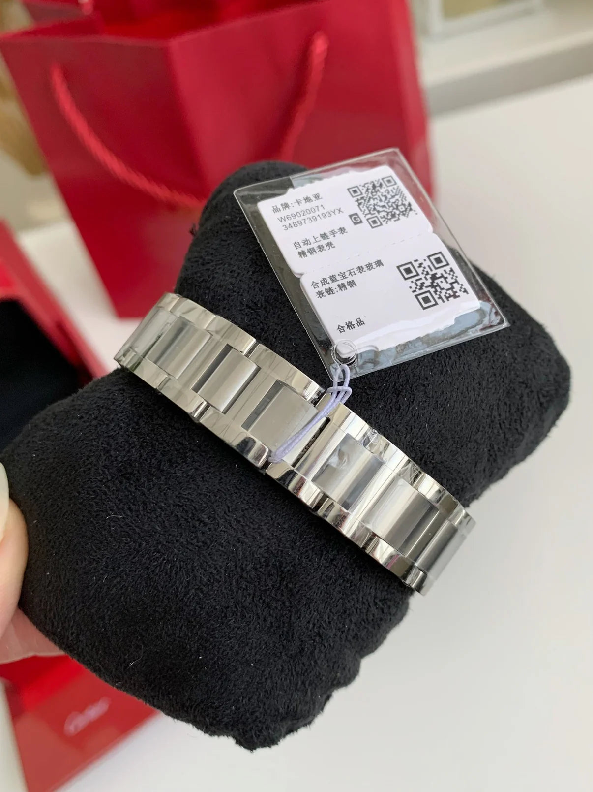 Blue Balloon Style Women's Wristwatch – Silver Dial, 33mm