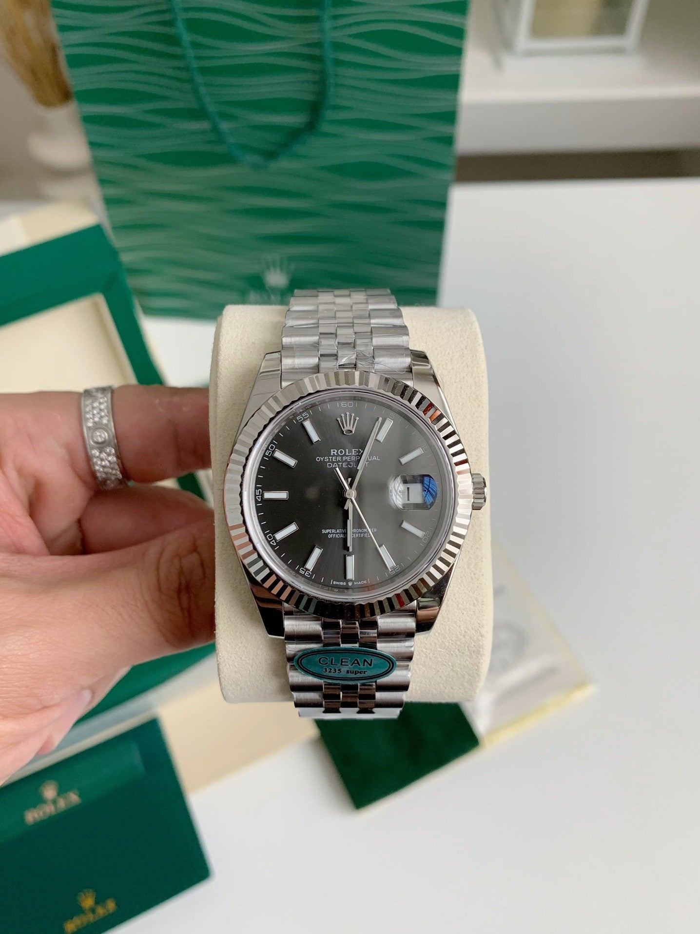 Oyster Perpetual Datejust 41mm – Slate Grey Dial, Fluted Bezel