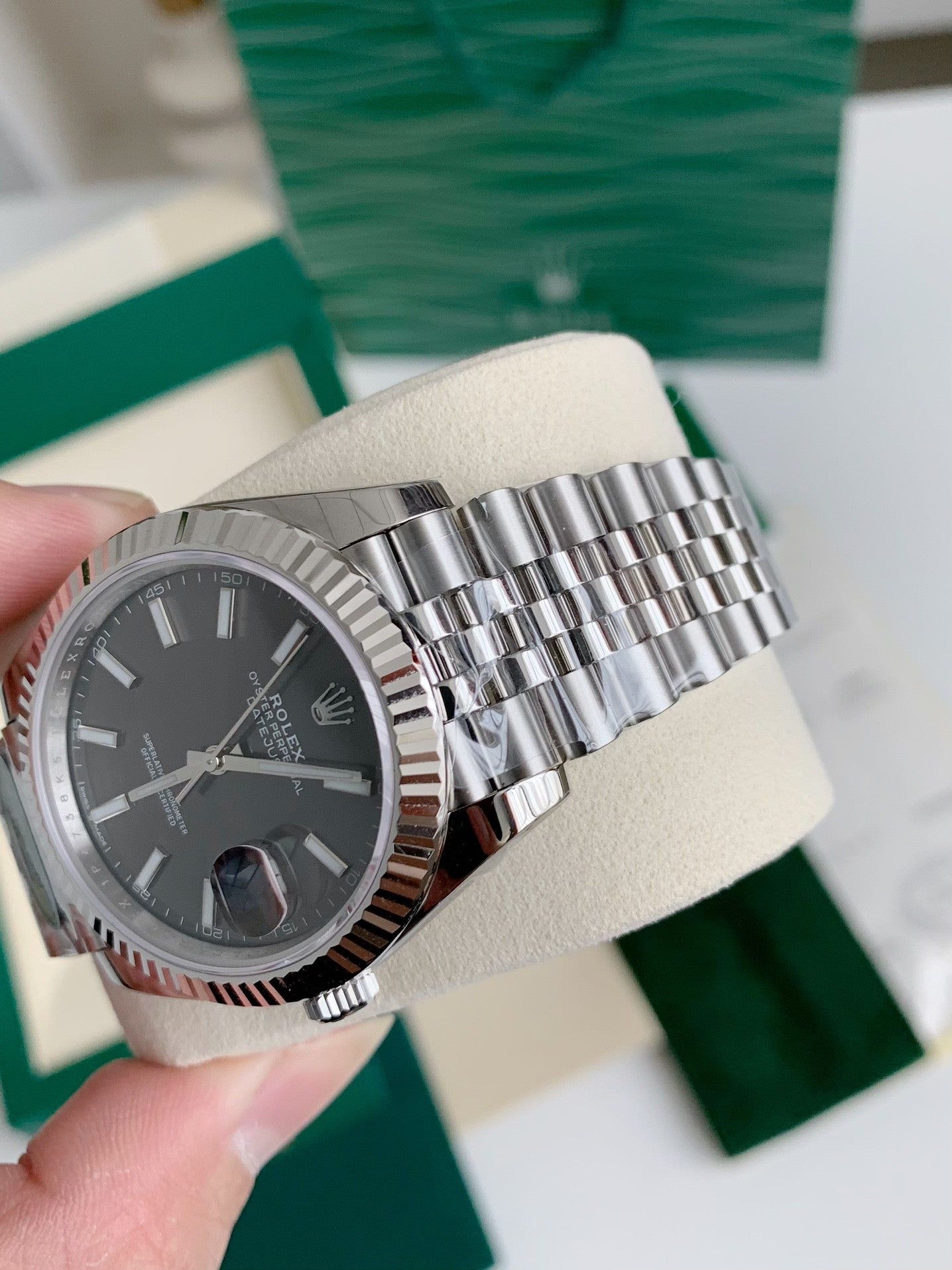 Oyster Perpetual Datejust 41mm – Slate Grey Dial, Fluted Bezel