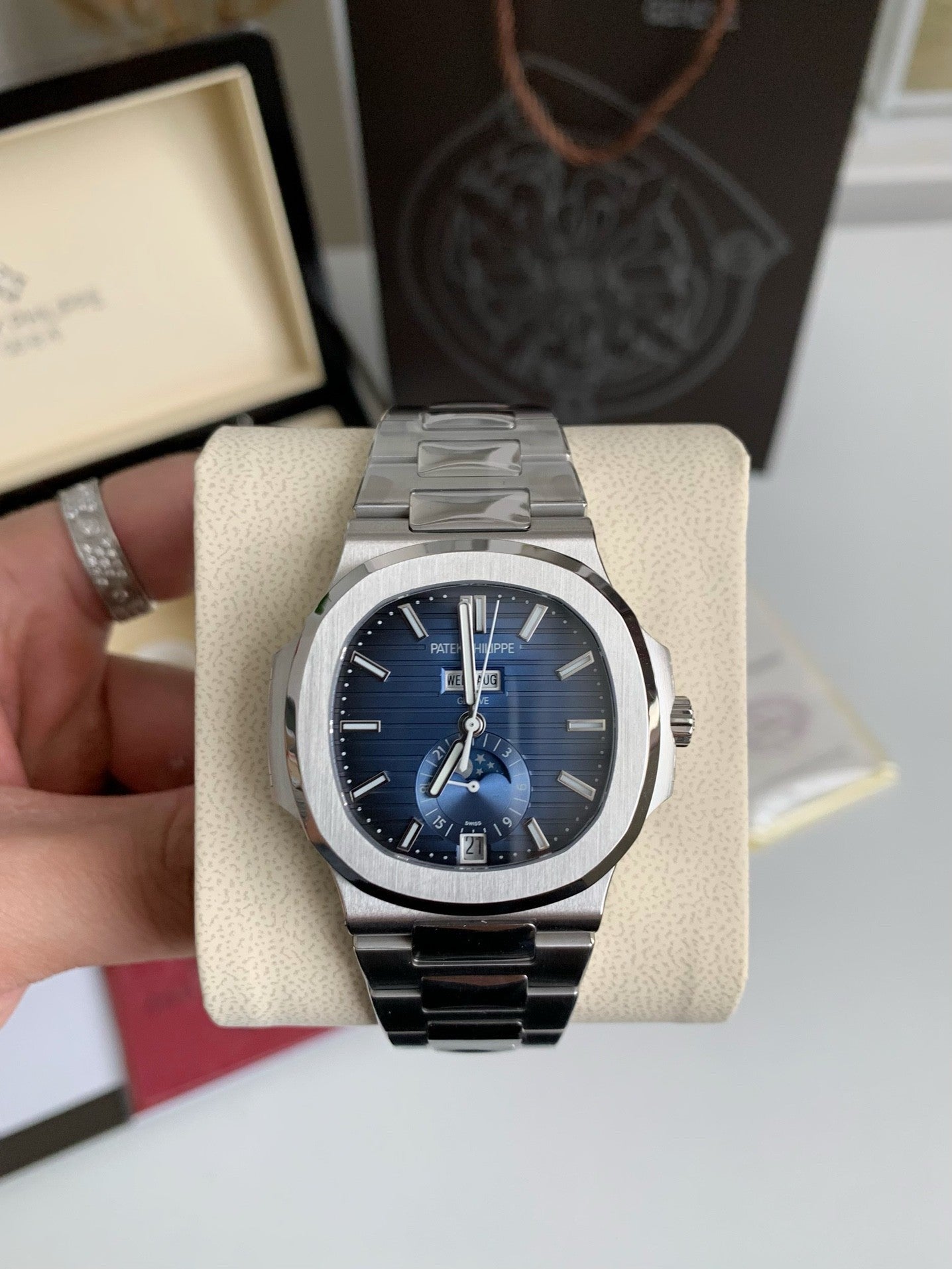 Nautilus 5726 Moonphase Automatic – Blue Dial, Stainless Steel Bracelet | 40.5mm