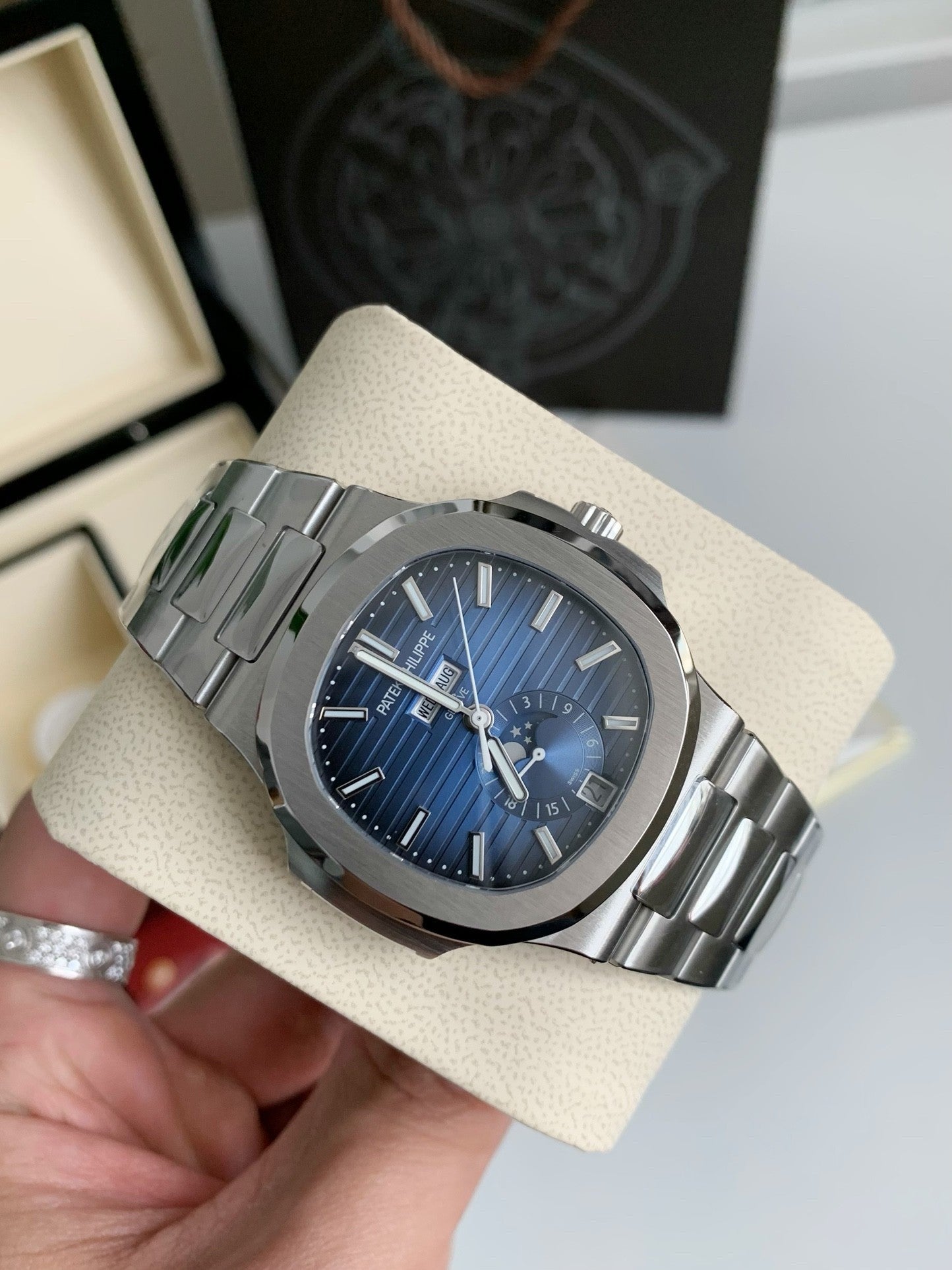 Nautilus 5726 Moonphase Automatic – Blue Dial, Stainless Steel Bracelet | 40.5mm