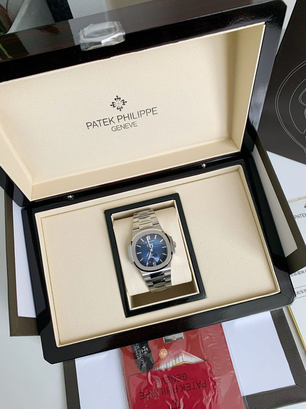 Nautilus 5726 Moonphase Automatic – Blue Dial, Stainless Steel Bracelet | 40.5mm