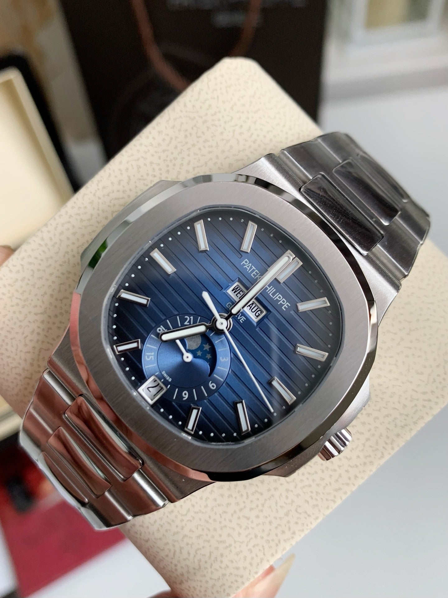 Nautilus 5726 Moonphase Automatic – Blue Dial, Stainless Steel Bracelet | 40.5mm
