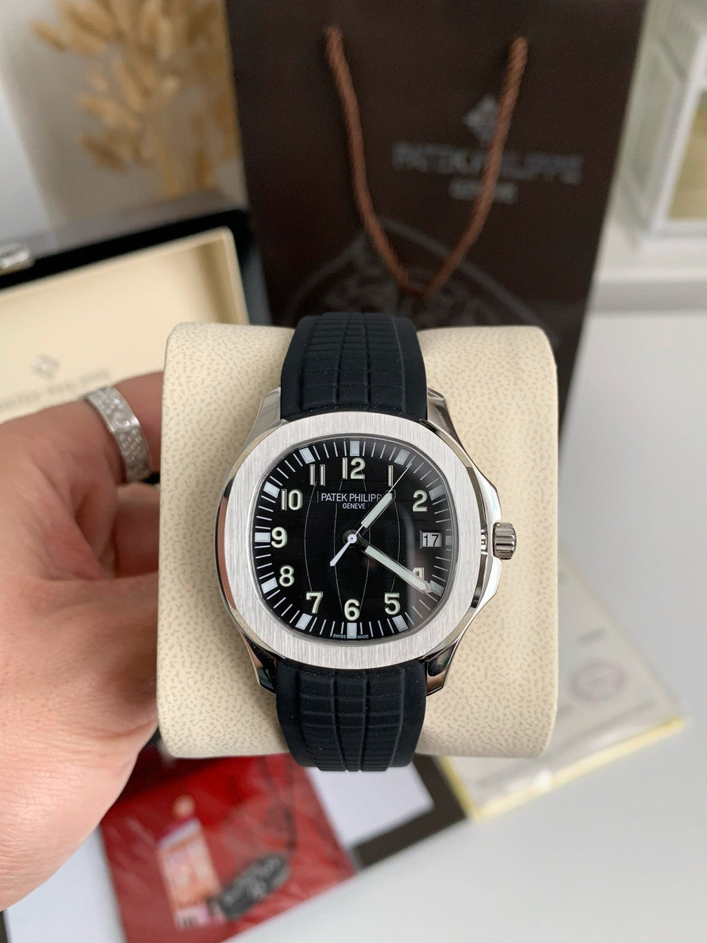 Aquanaut 5167R Custom Automatic – Black Dial, Rubber Strap | 40mm