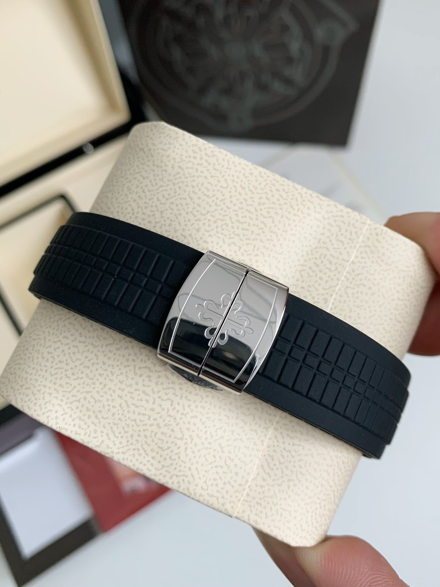 Aquanaut 5167R Custom Automatic – Black Dial, Rubber Strap | 40mm