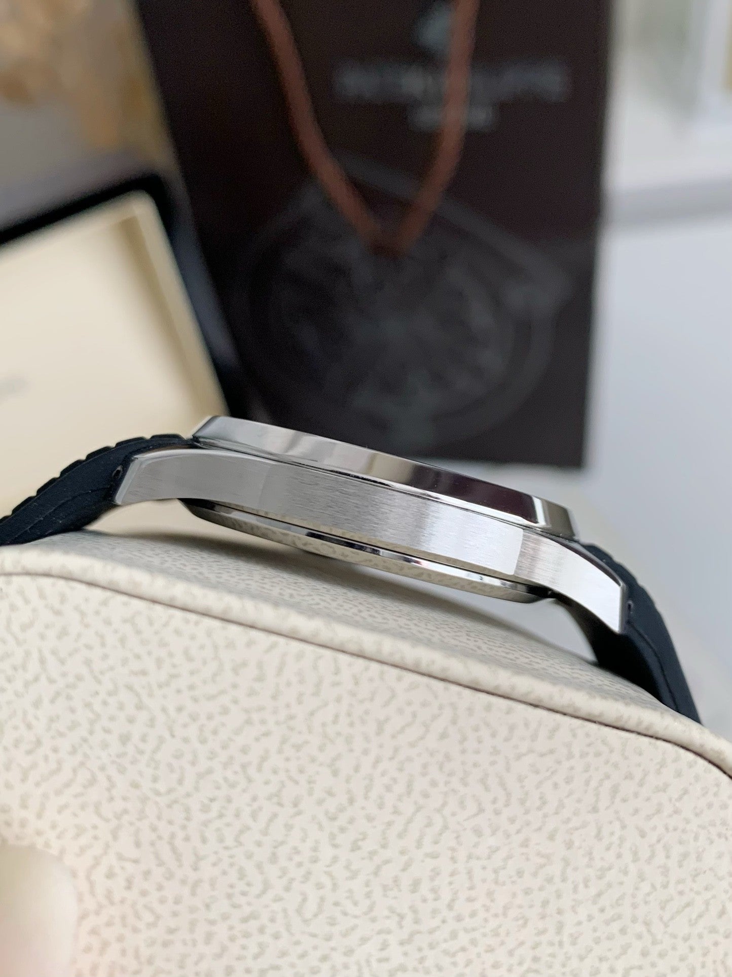 Aquanaut 5167R Custom Automatic – Black Dial, Rubber Strap | 40mm