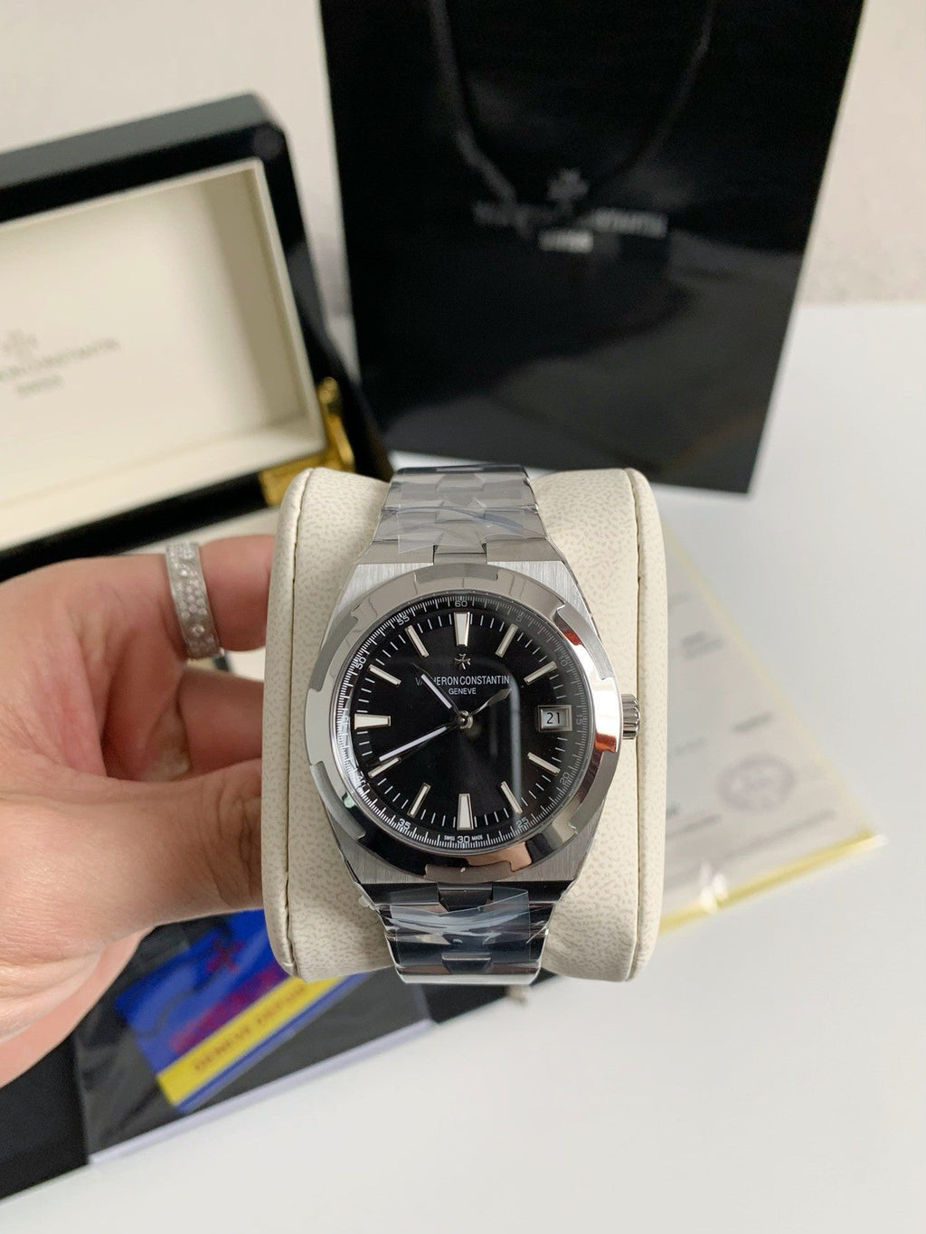 Overseas 41mm – Stainless Steel, Sapphire Back, 5100 Automatic Movement