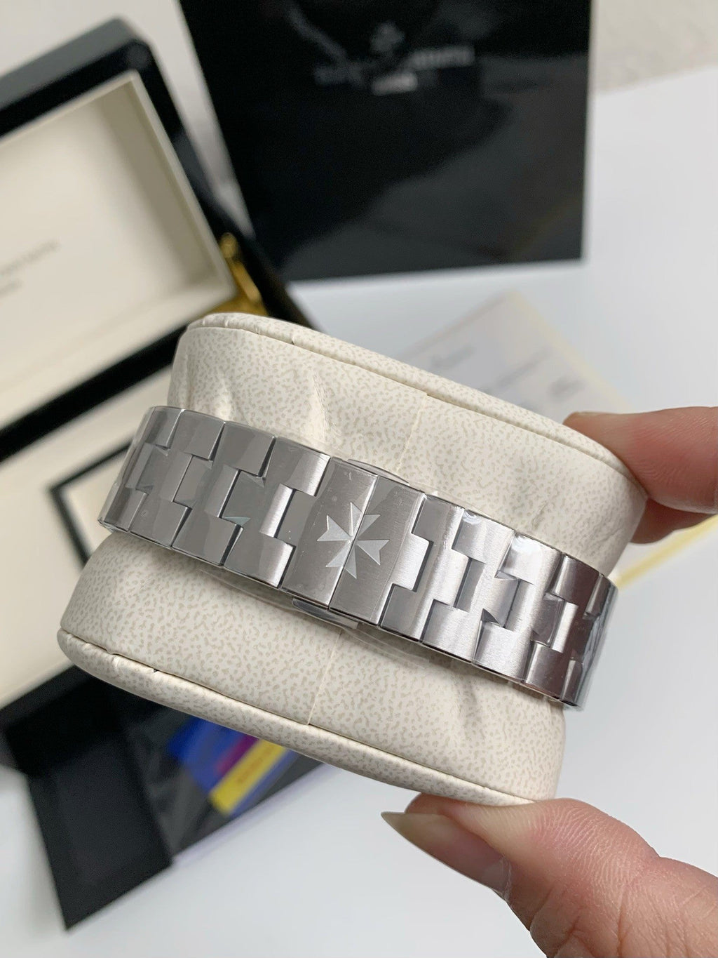 Overseas 41mm – Stainless Steel, Sapphire Back, 5100 Automatic Movement