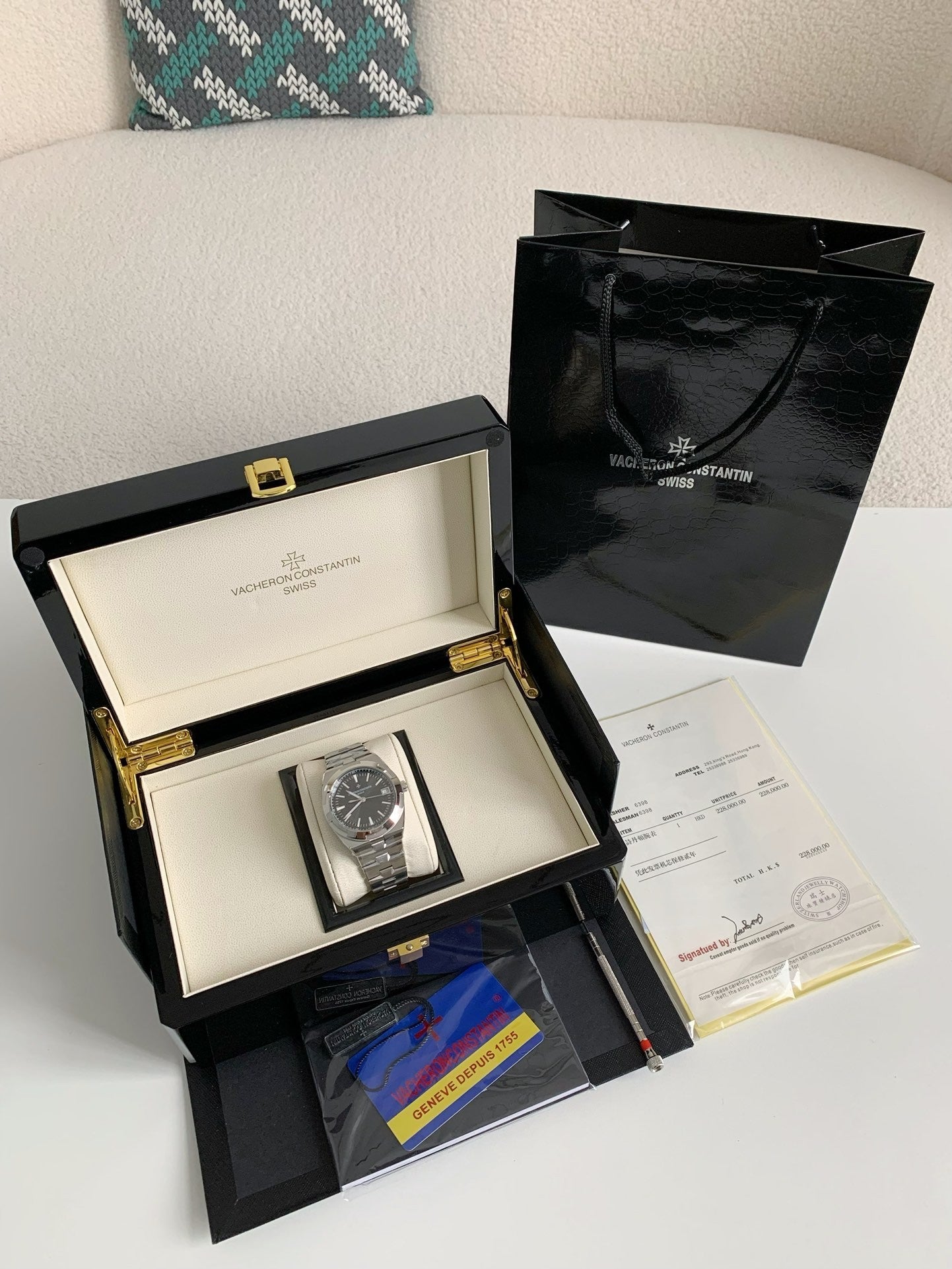 Overseas 41mm – Stainless Steel, Sapphire Back, 5100 Automatic Movement