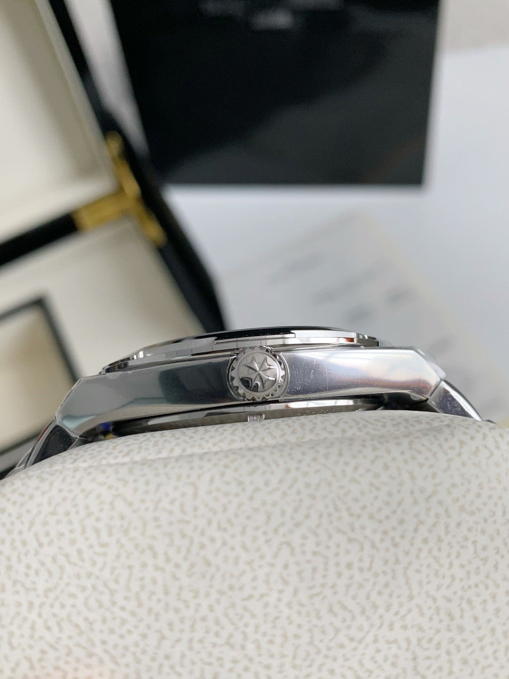 Overseas 41mm – Stainless Steel, Sapphire Back, 5100 Automatic Movement