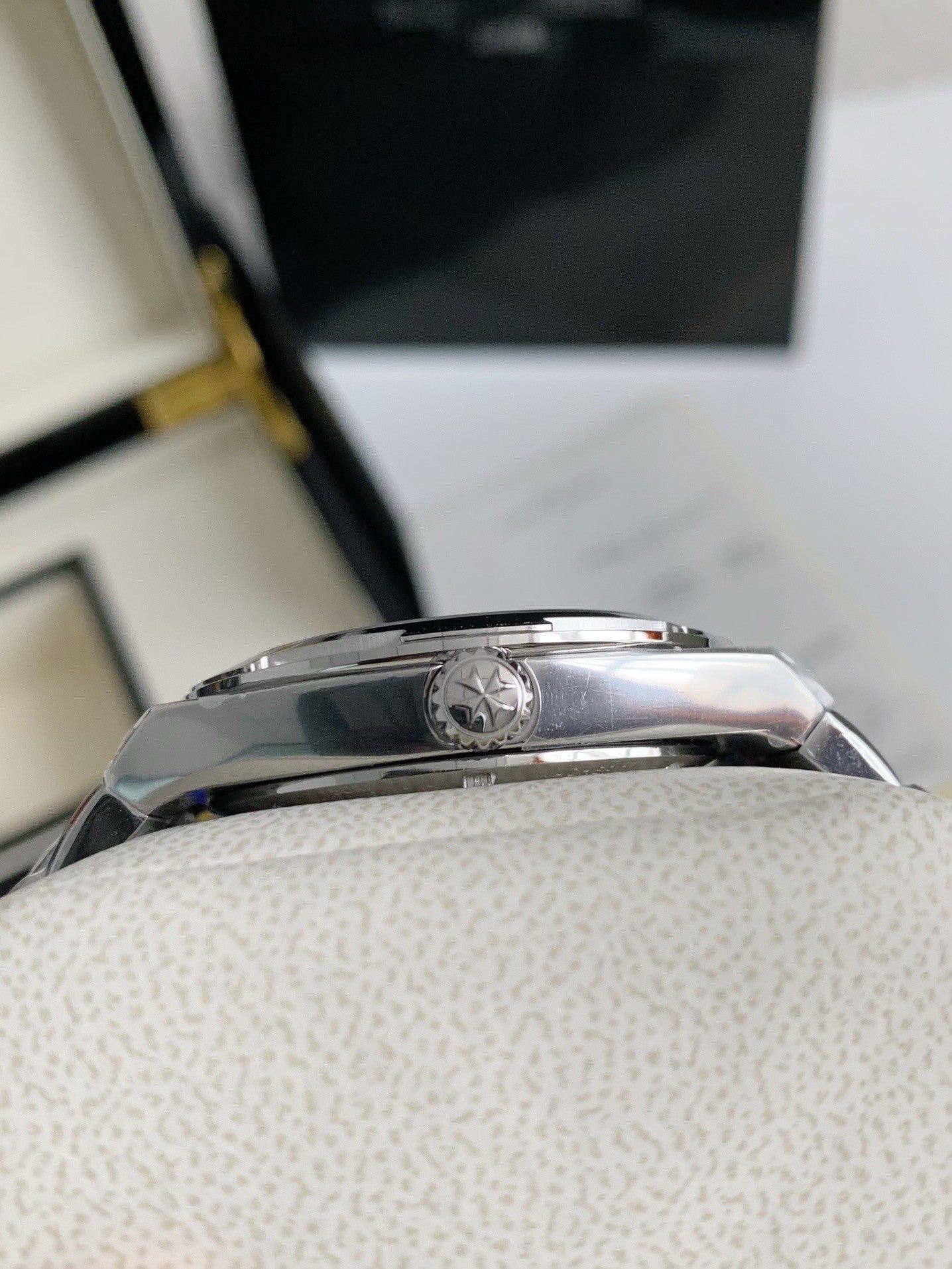 Overseas 41mm – Stainless Steel, Sapphire Back, 5100 Automatic Movement