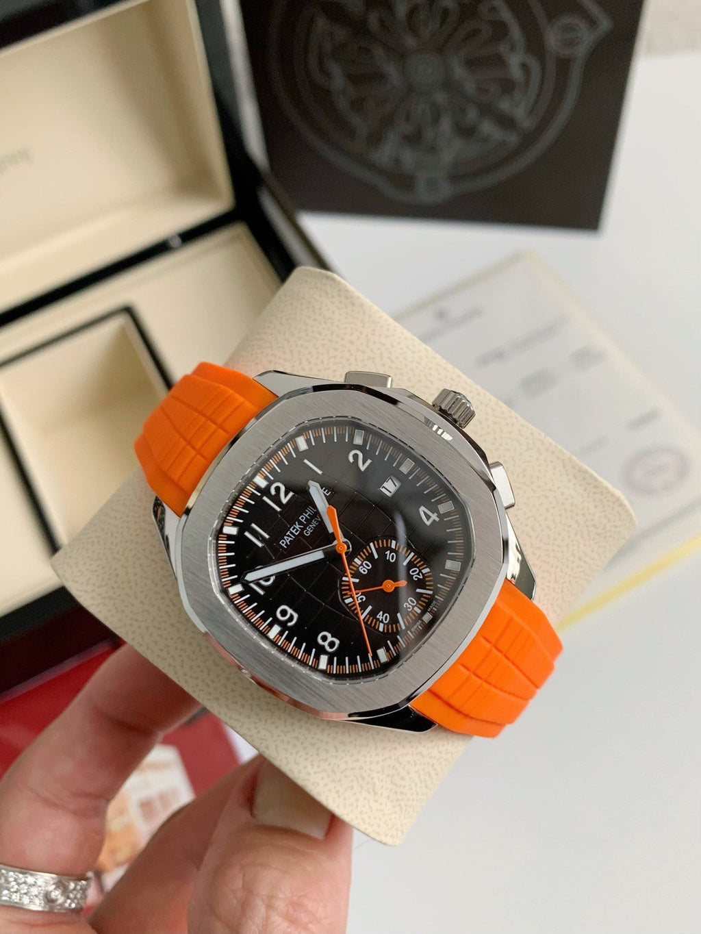 Aquanaut Chronograph Automatic – Black Dial, Orange Rubber Strap | 42.2mm