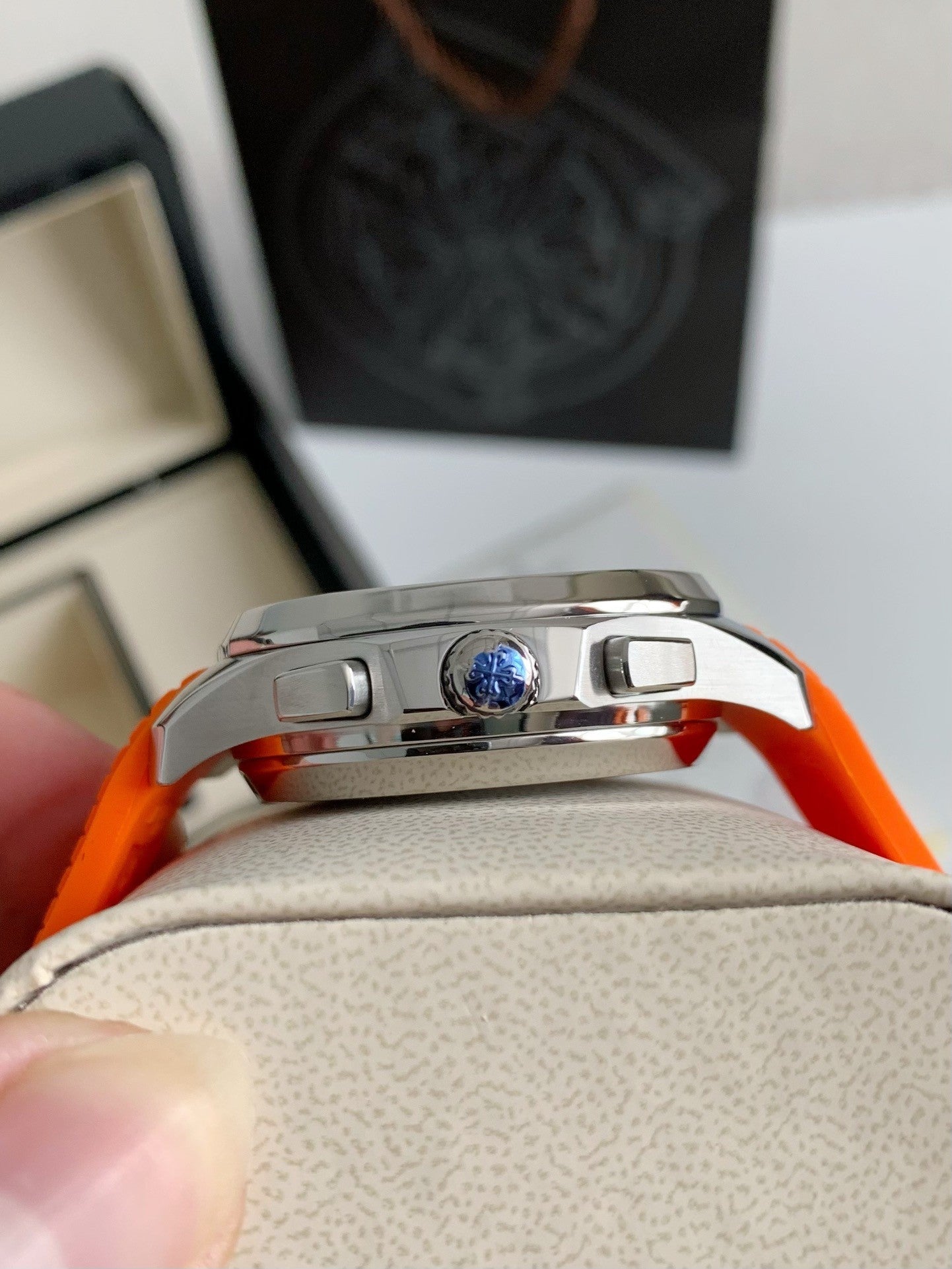 Aquanaut Chronograph Automatic – Black Dial, Orange Rubber Strap | 42.2mm