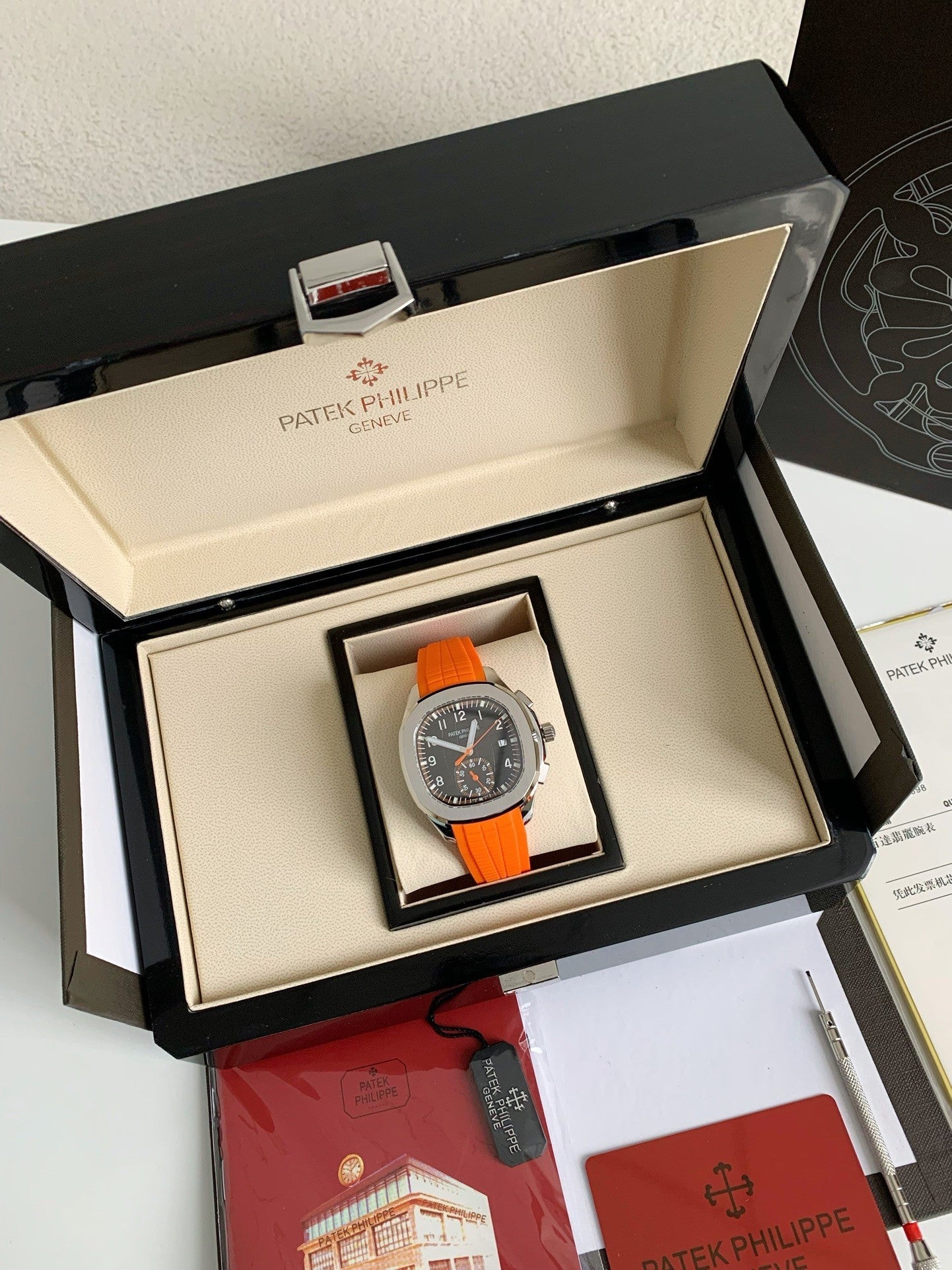 Aquanaut Chronograph Automatic – Black Dial, Orange Rubber Strap | 42.2mm