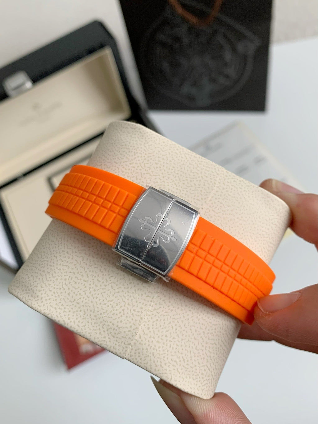 Aquanaut Chronograph Automatic – Black Dial, Orange Rubber Strap | 42.2mm