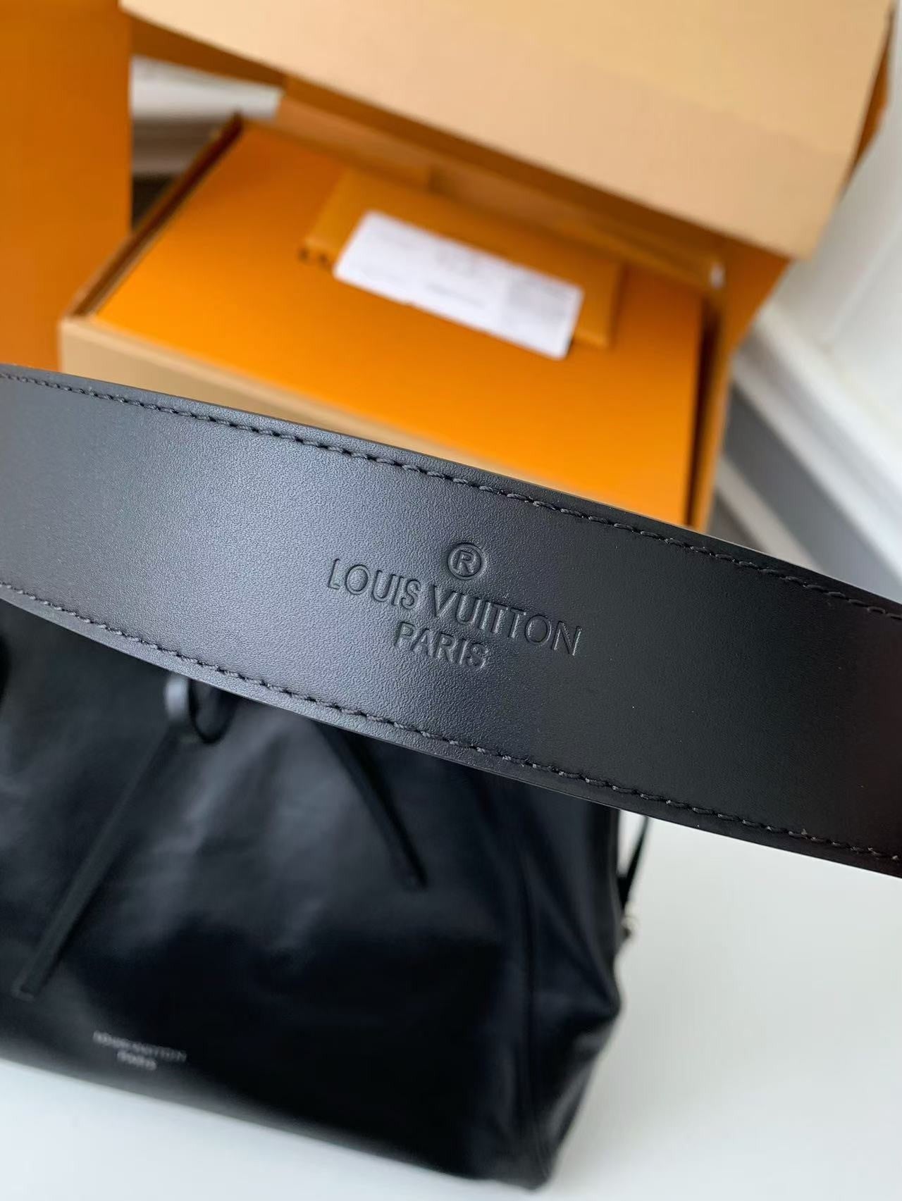 CarryAll Dark Leather Shoulder Bag