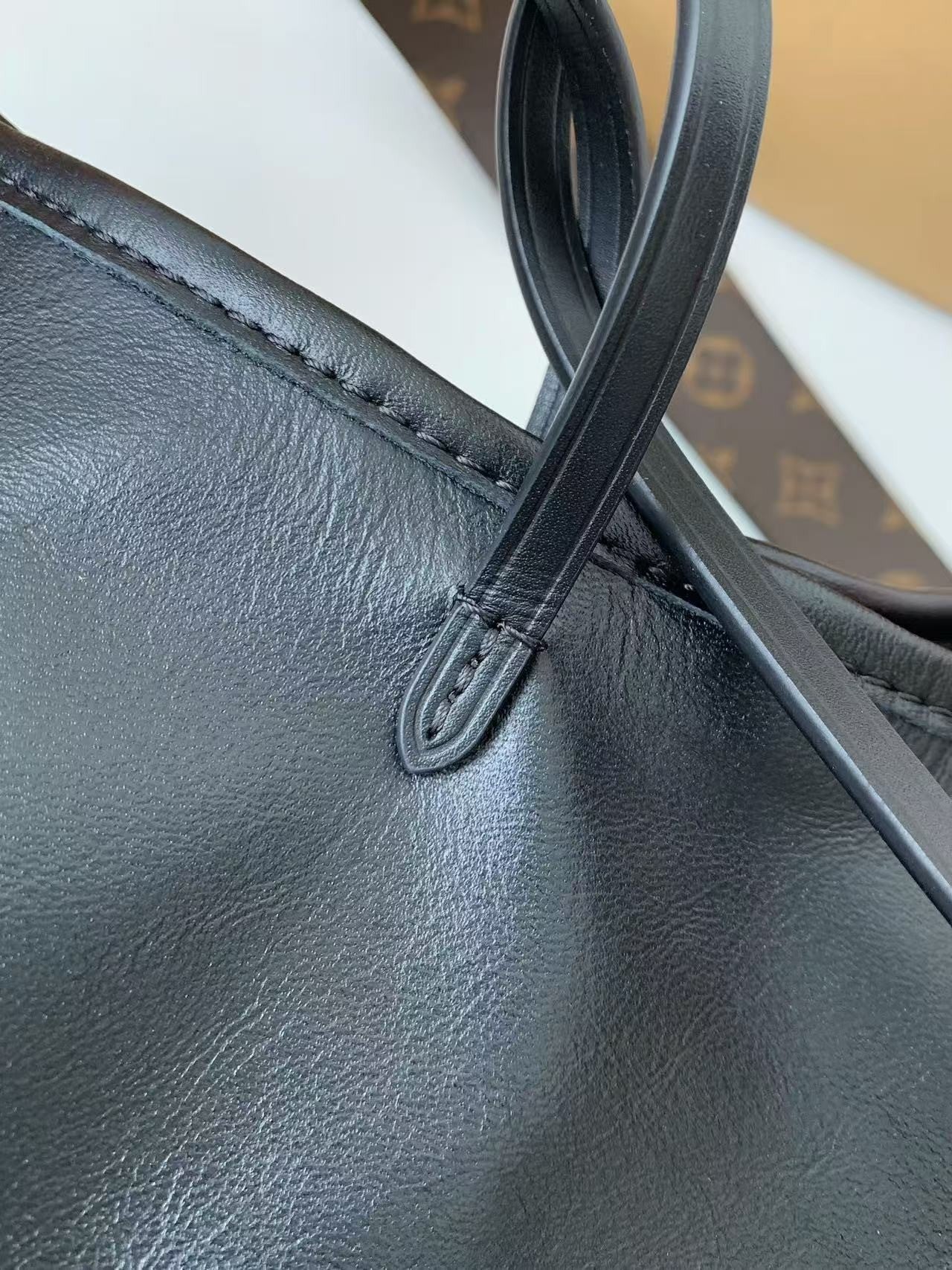 CarryAll Dark Leather Shoulder Bag