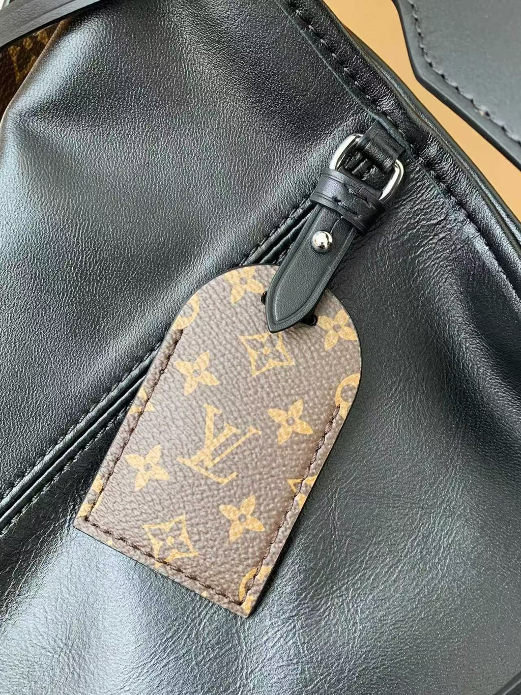 CarryAll Dark Leather Shoulder Bag