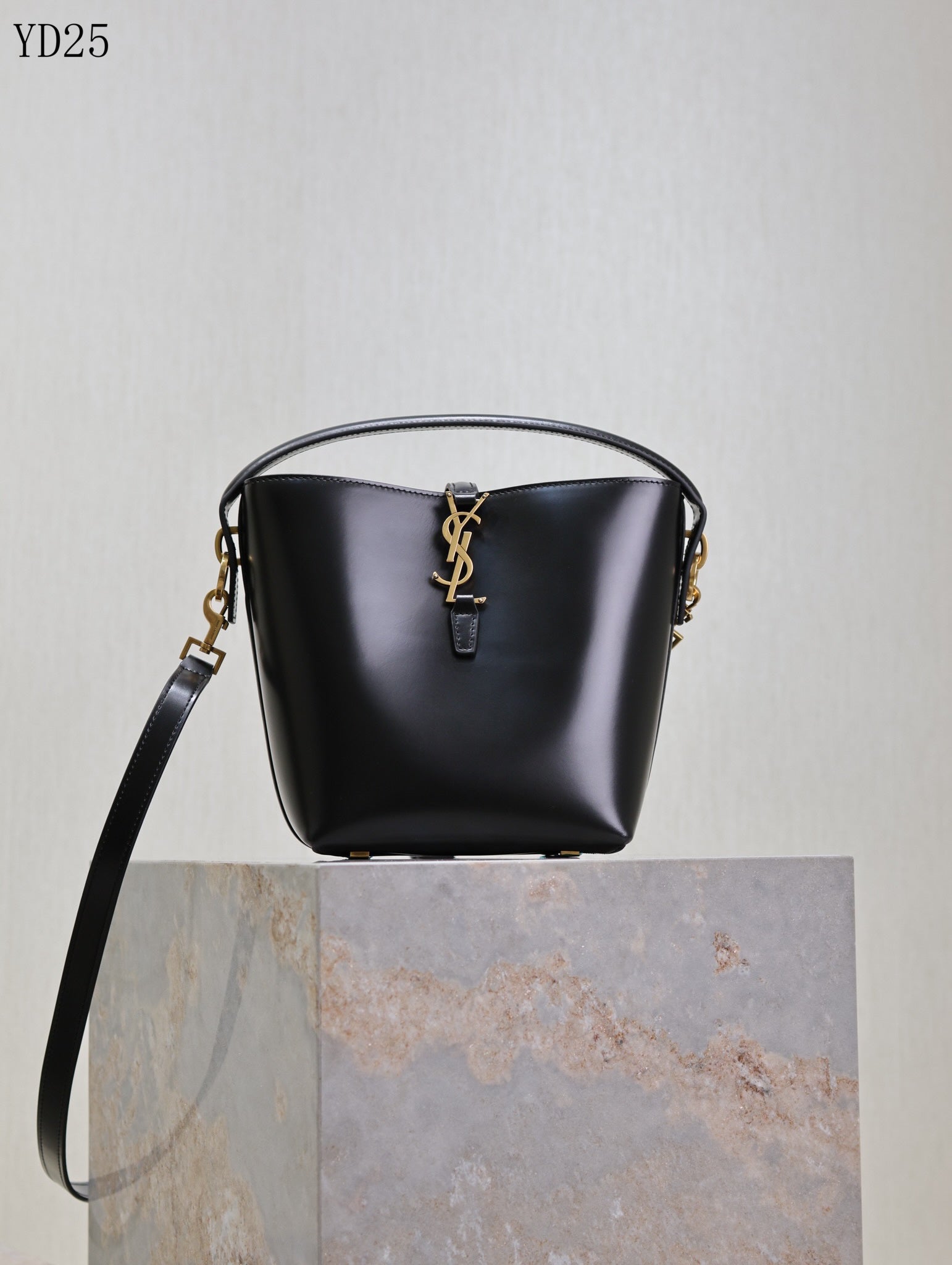Le 37 Small Bucket Bag