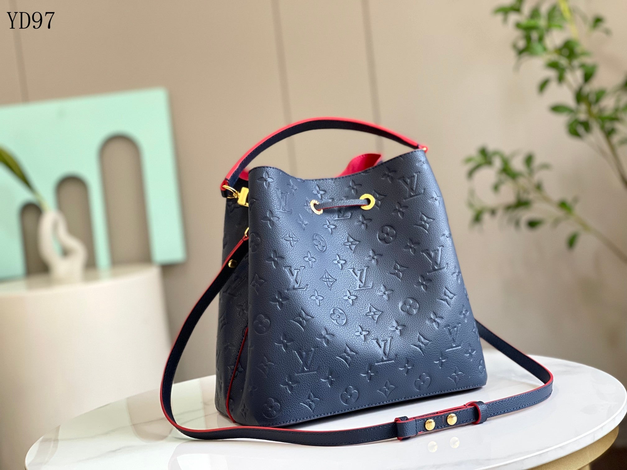 NéoNoé MM Bucket Bag