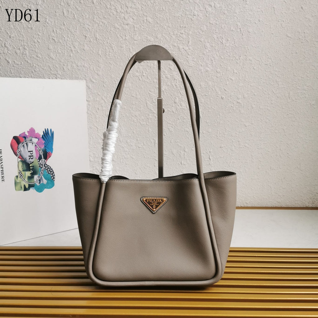 Tote Bag in Soft Grain Leather